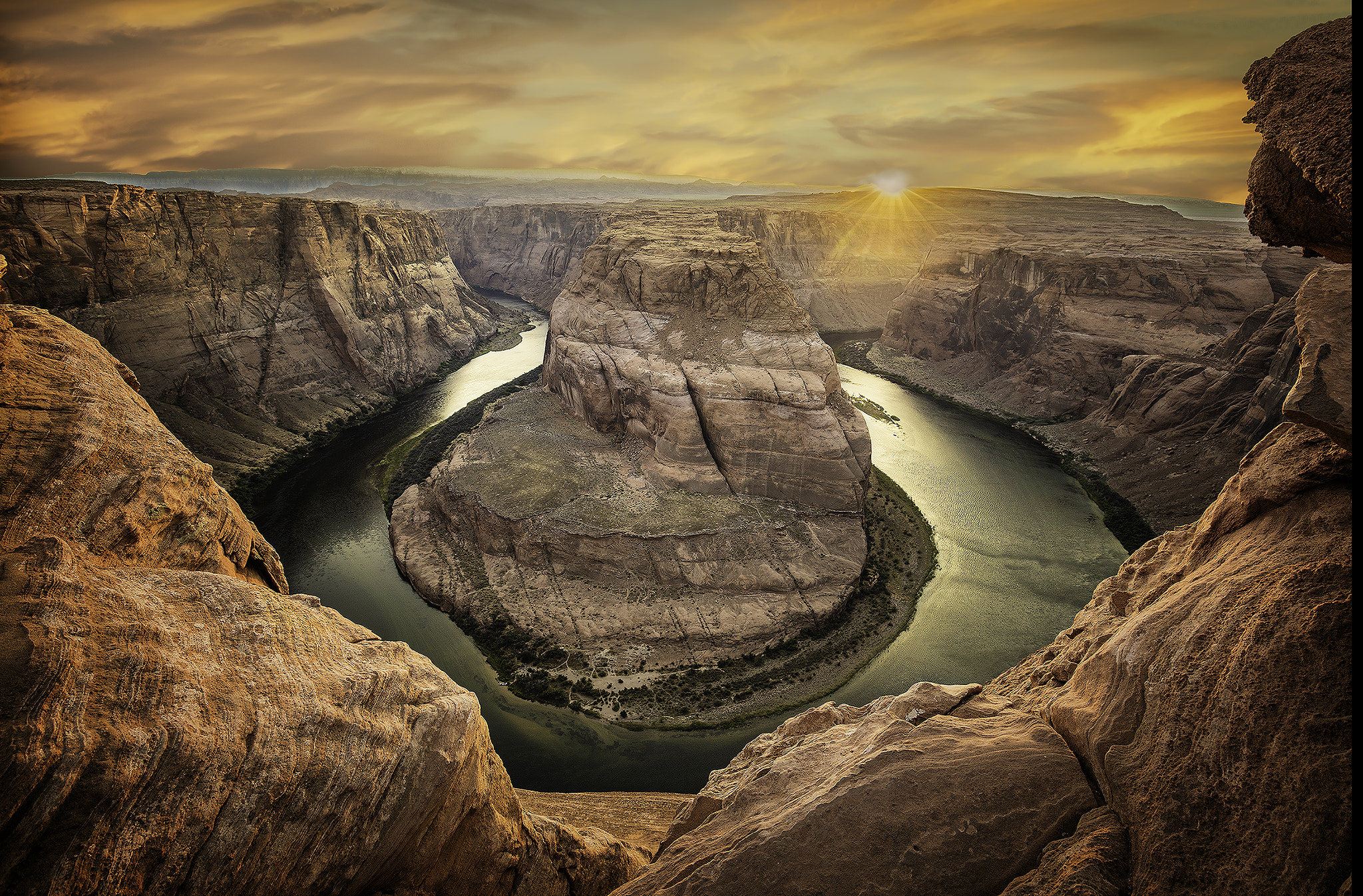 Canon EOS 5DS + Canon EF 16-35mm F4L IS USM sample photo. Horseshoe bend photography