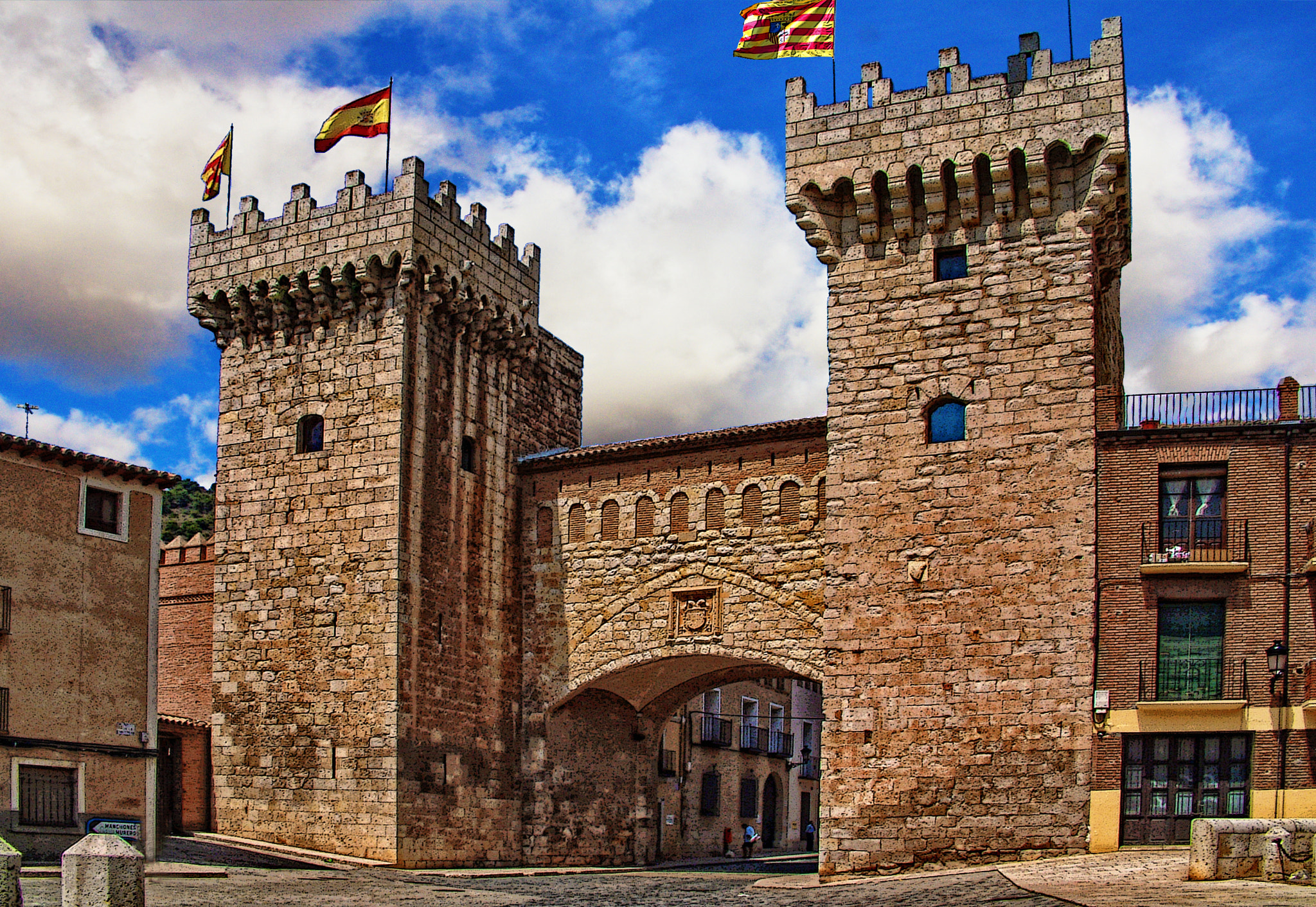 Fujifilm FinePix6900ZOOM sample photo. Puerta baja, daroca photography