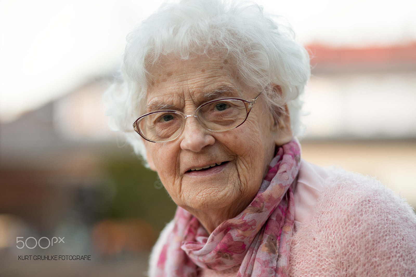 Sigma 85mm F1.4 EX DG HSM sample photo. Seniorfoto photography