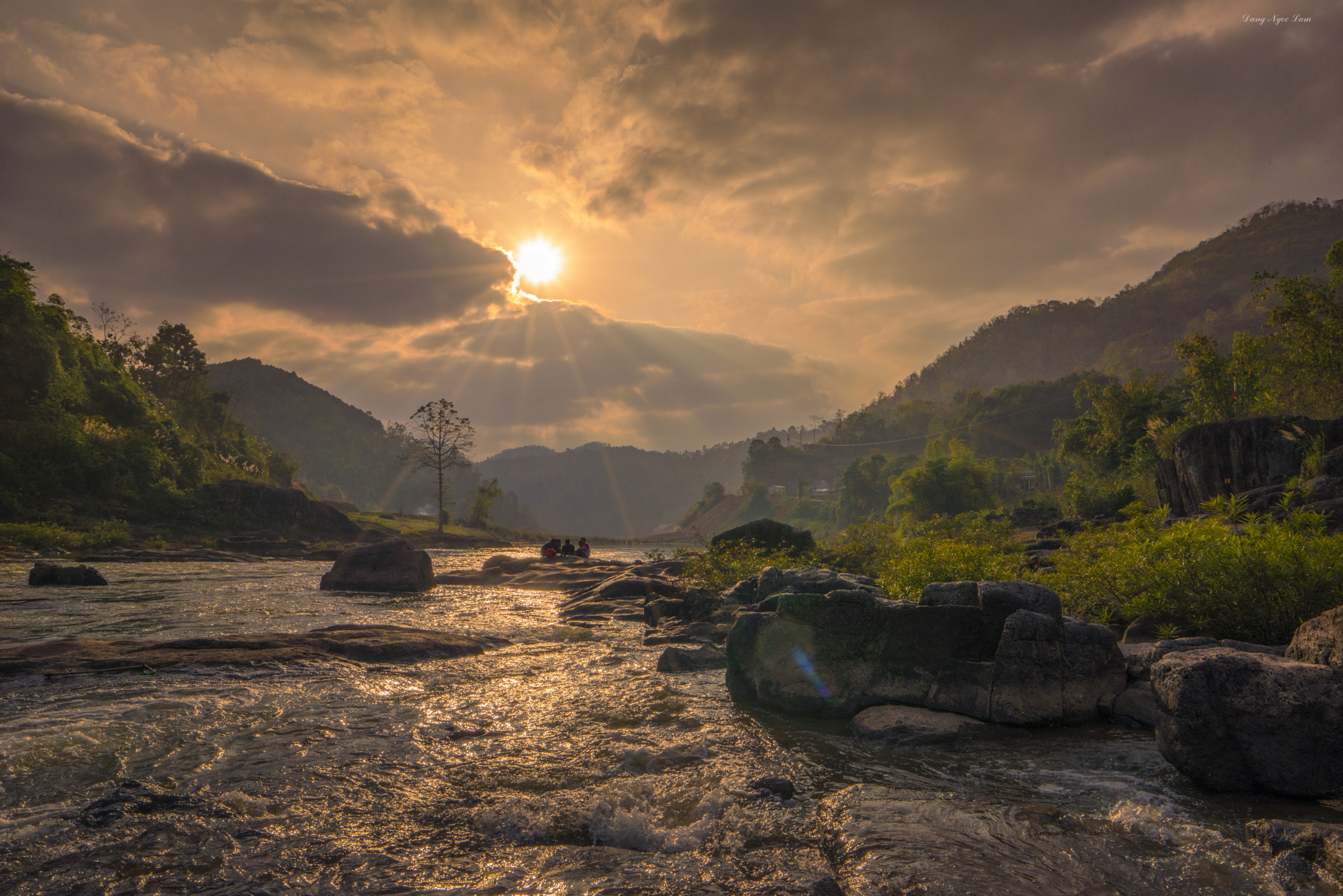 Sony a7R + Sony Vario-Tessar T* FE 16-35mm F4 ZA OSS sample photo. Chieu song giap photography