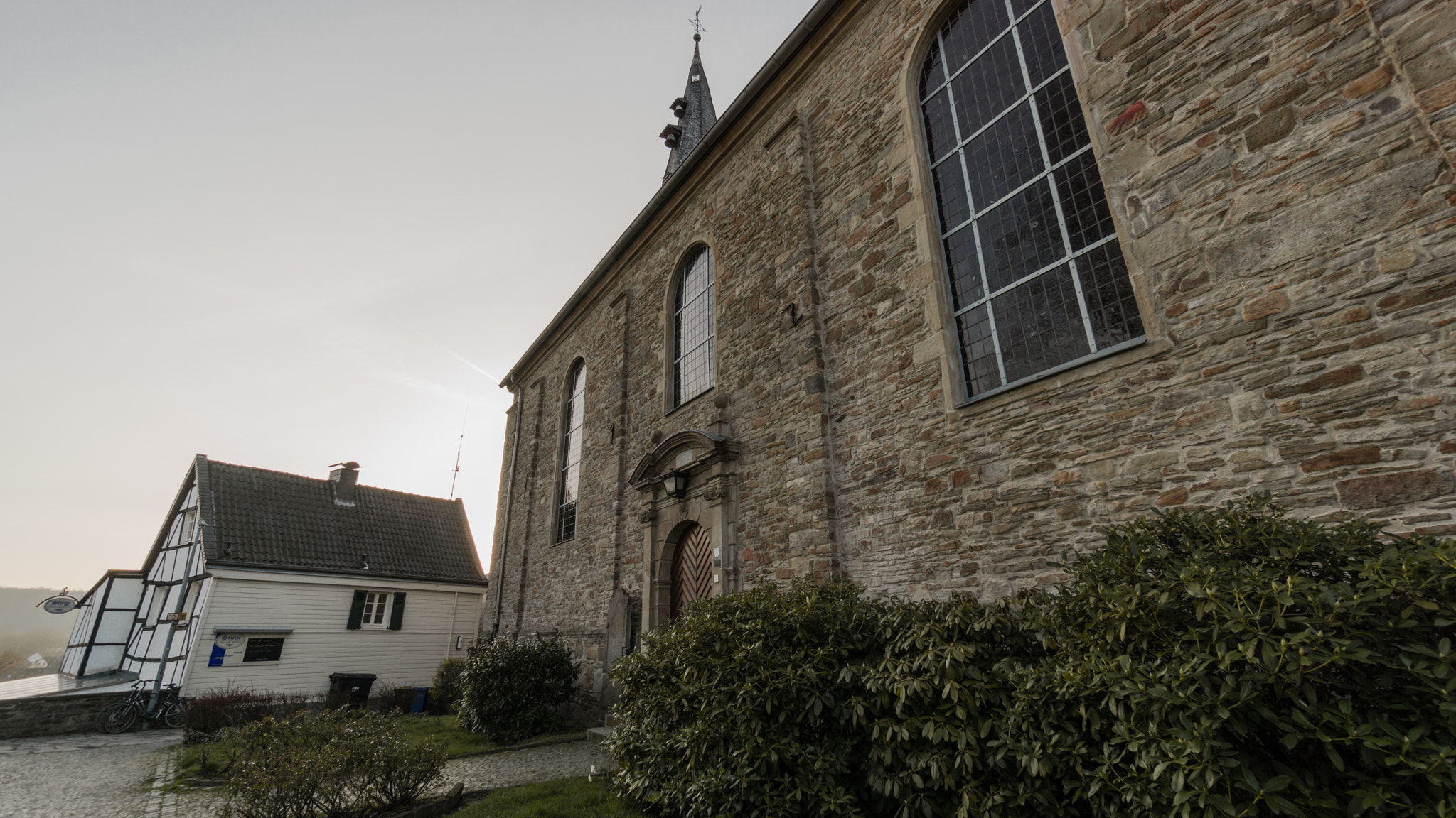Sony a6000 + Sony E 10-18mm F4 OSS sample photo. Evangelical church, alter markt, essen-kettwig photography