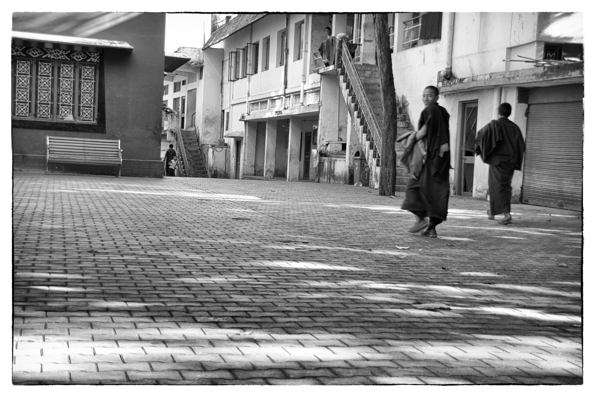 Sigma 18-200mm f/3.5-6.3 DC OS sample photo. Bw photography