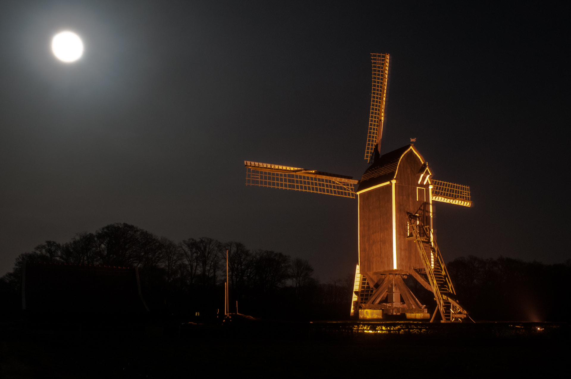 Nikon D300 + Sigma 24-70mm F2.8 EX DG Macro sample photo. Mill in the moonlight photography