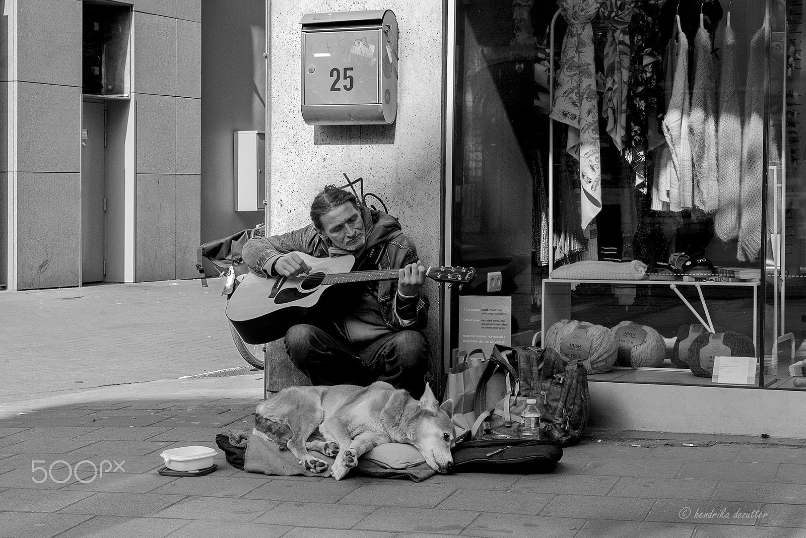 Nikon D800 + Nikon AF Nikkor 35mm F2D sample photo. Man playing guitar. photography