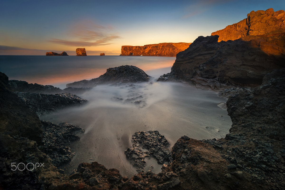 Sony a7R + Sony Vario-Tessar T* FE 16-35mm F4 ZA OSS sample photo. Rocks of dyrholaey photography