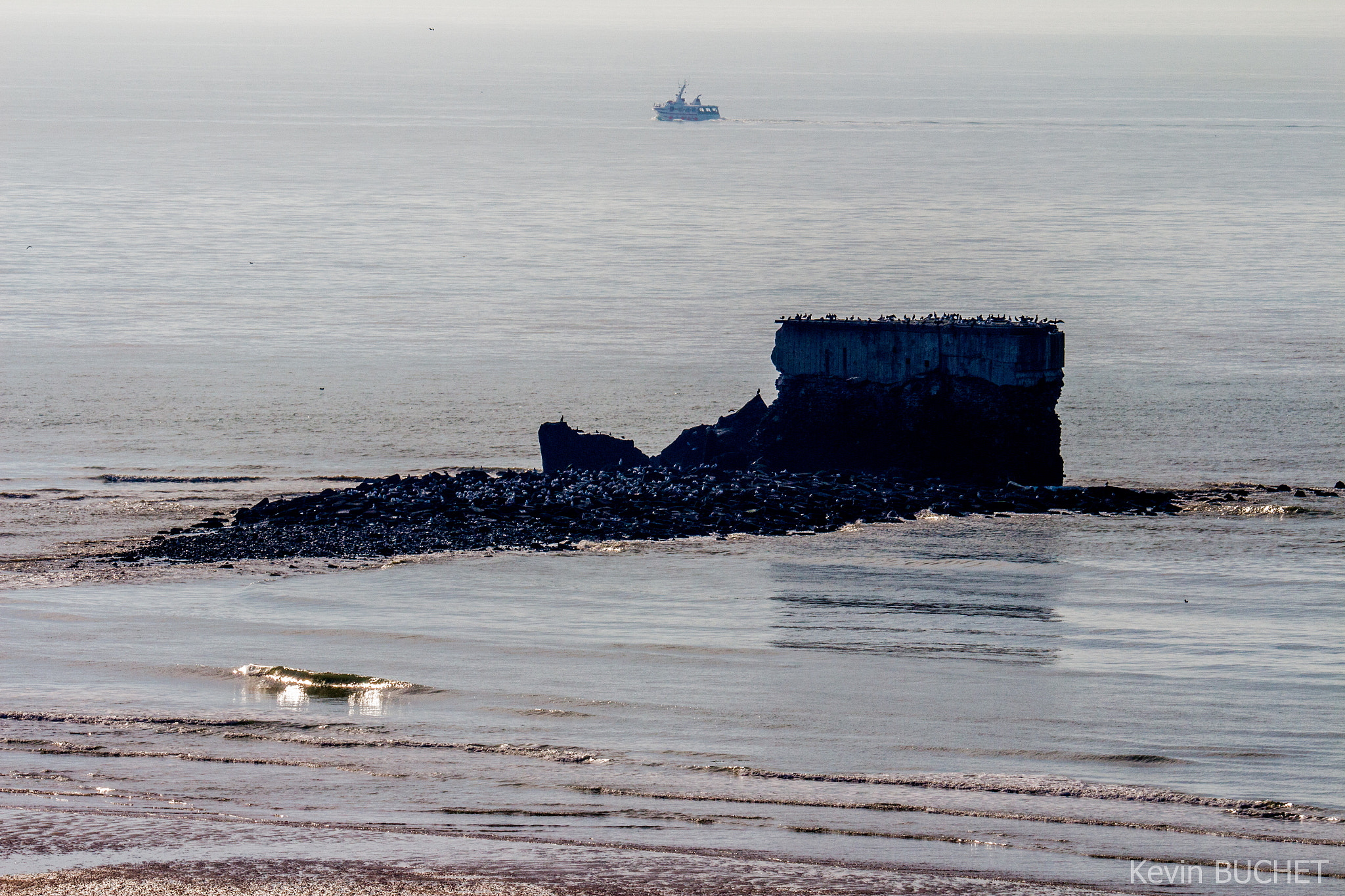 Tamron SP 150-600mm F5-6.3 Di VC USD sample photo. Rocks and waves photography