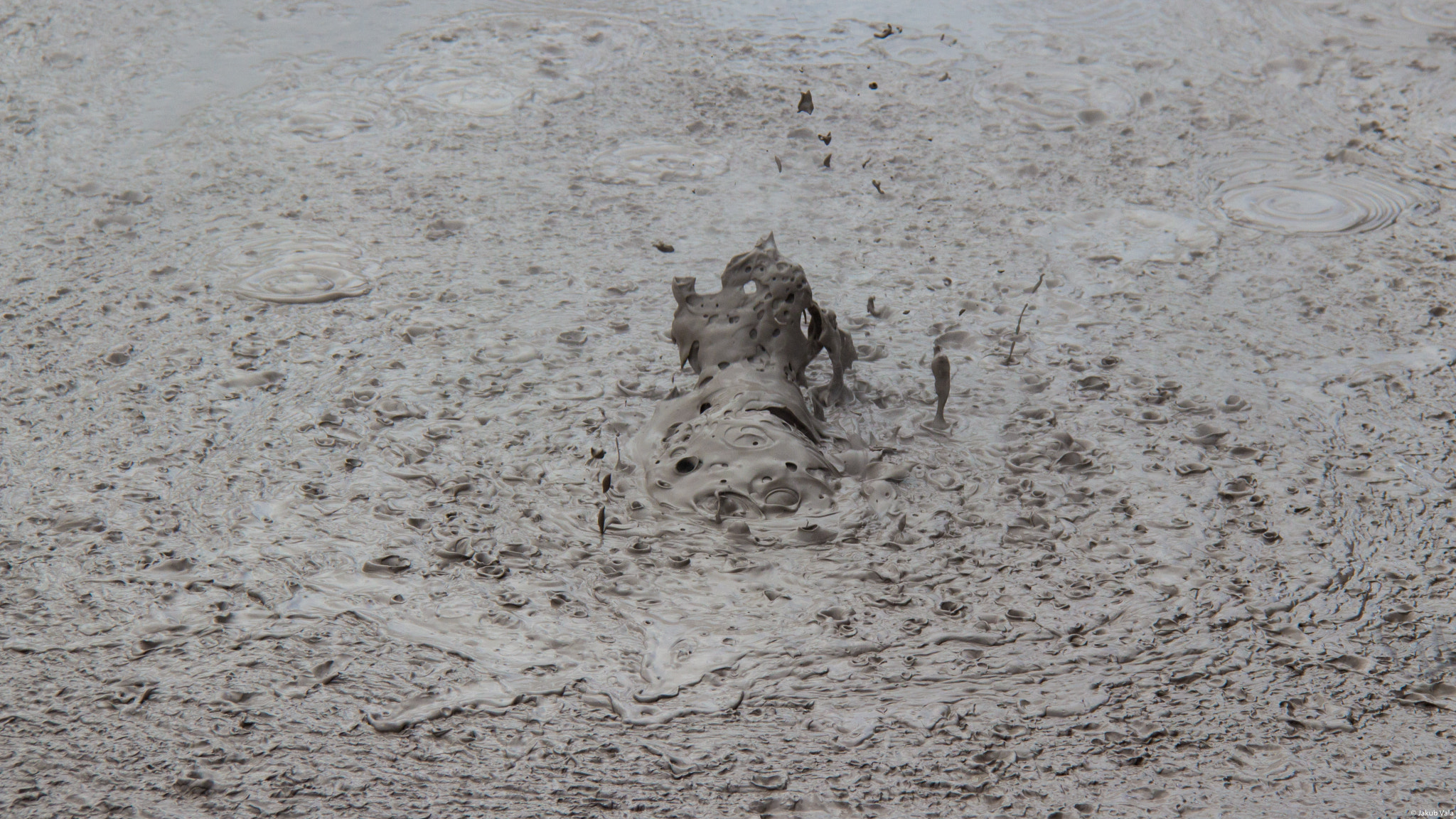 Canon EF-S 18-200mm F3.5-5.6 IS sample photo. Mud pools photography