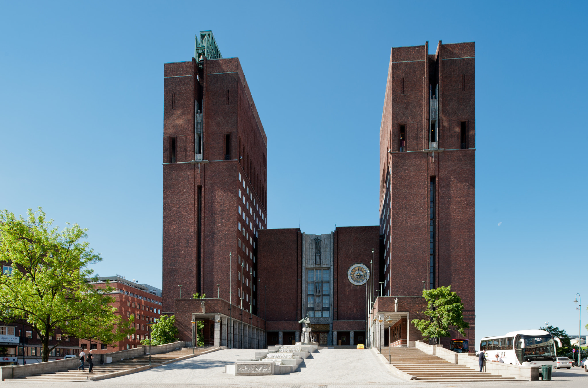 Nikon D700 + Nikon PC-E Nikkor 24mm F3.5D ED Tilt-Shift sample photo. Oslo city hall photography