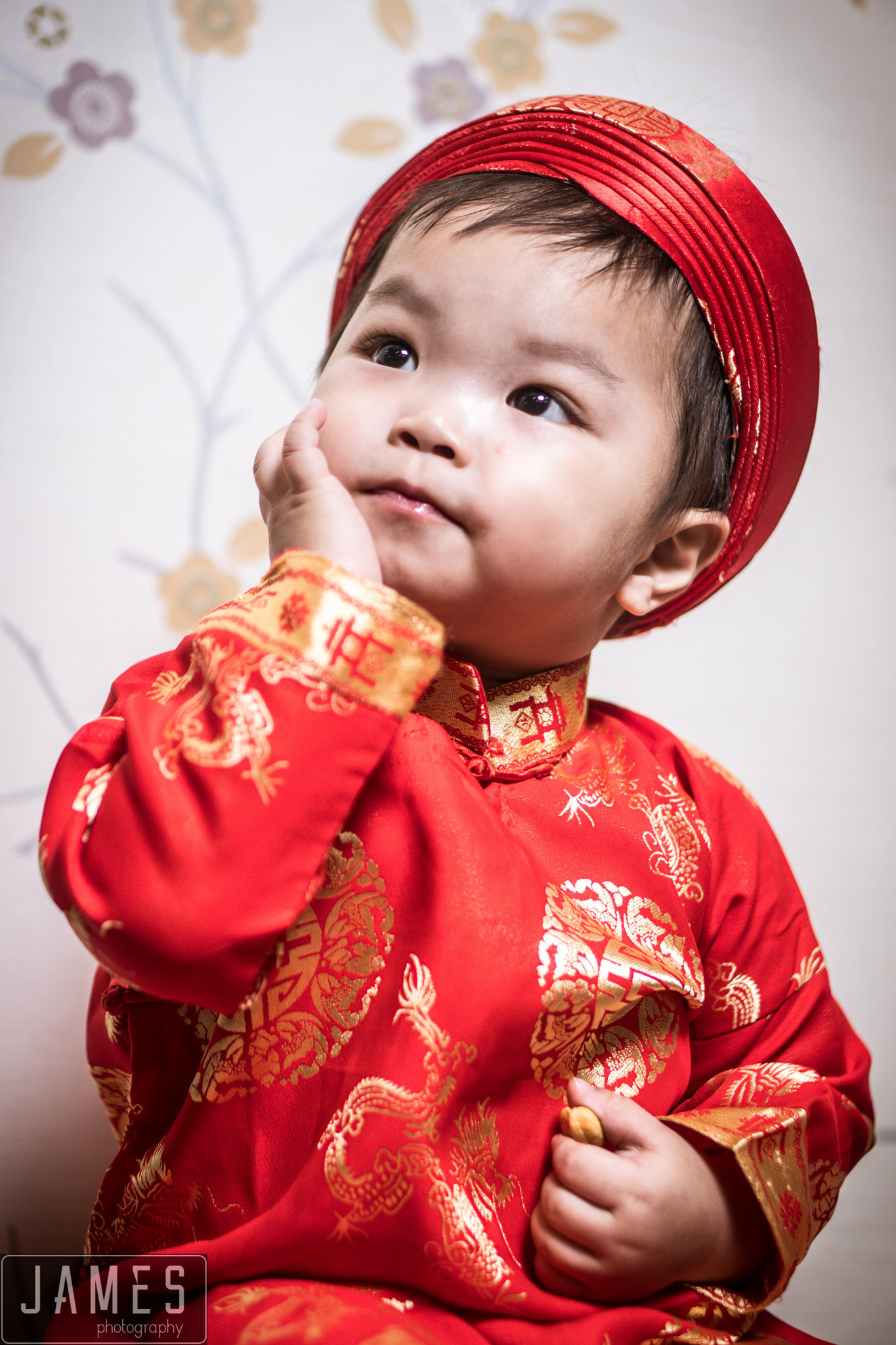 Sony a6300 + E 50mm F1.8 OSS sample photo. Thinking boy photography