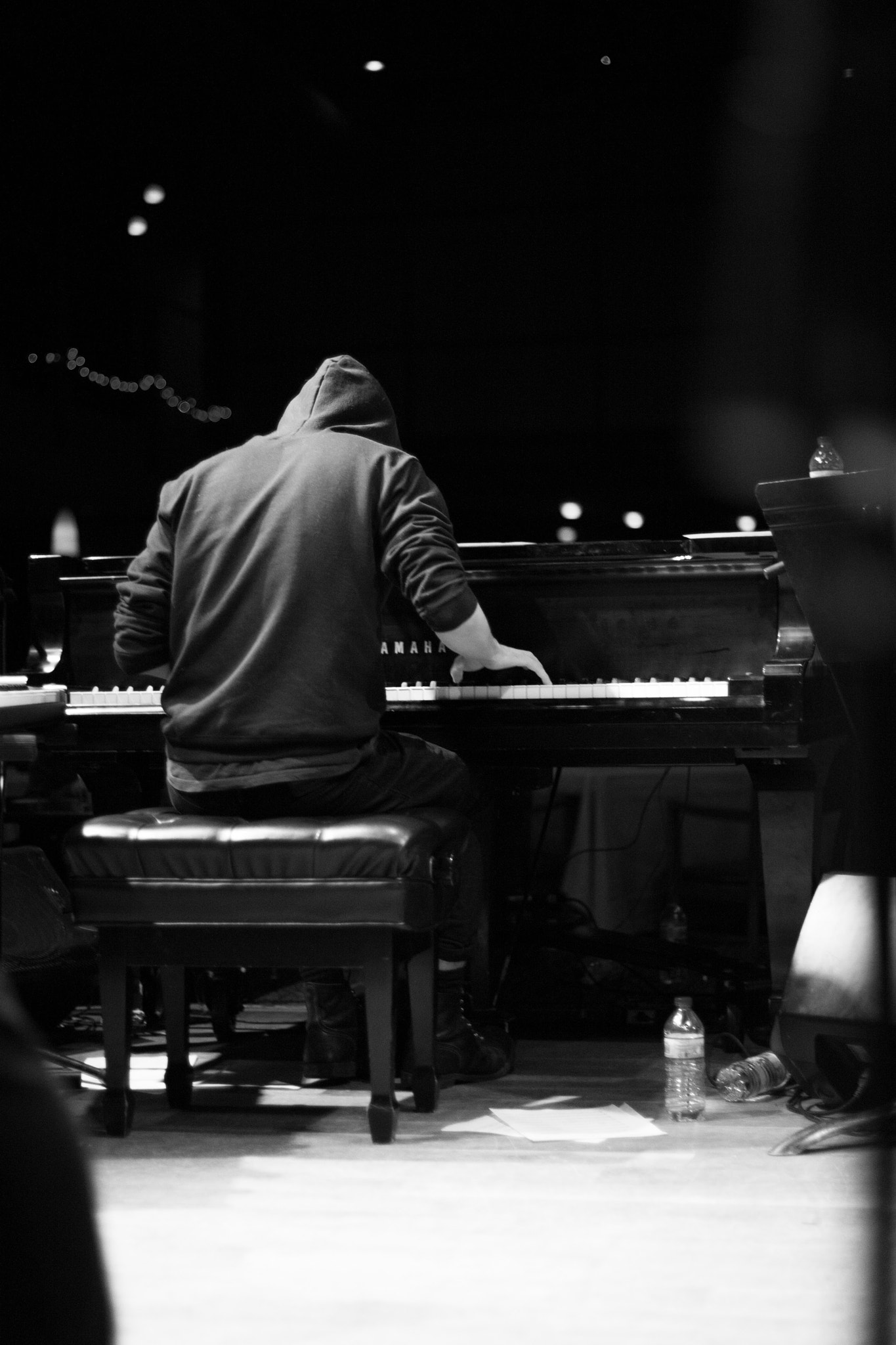 Canon EOS-1D Mark III sample photo. Piano man photography