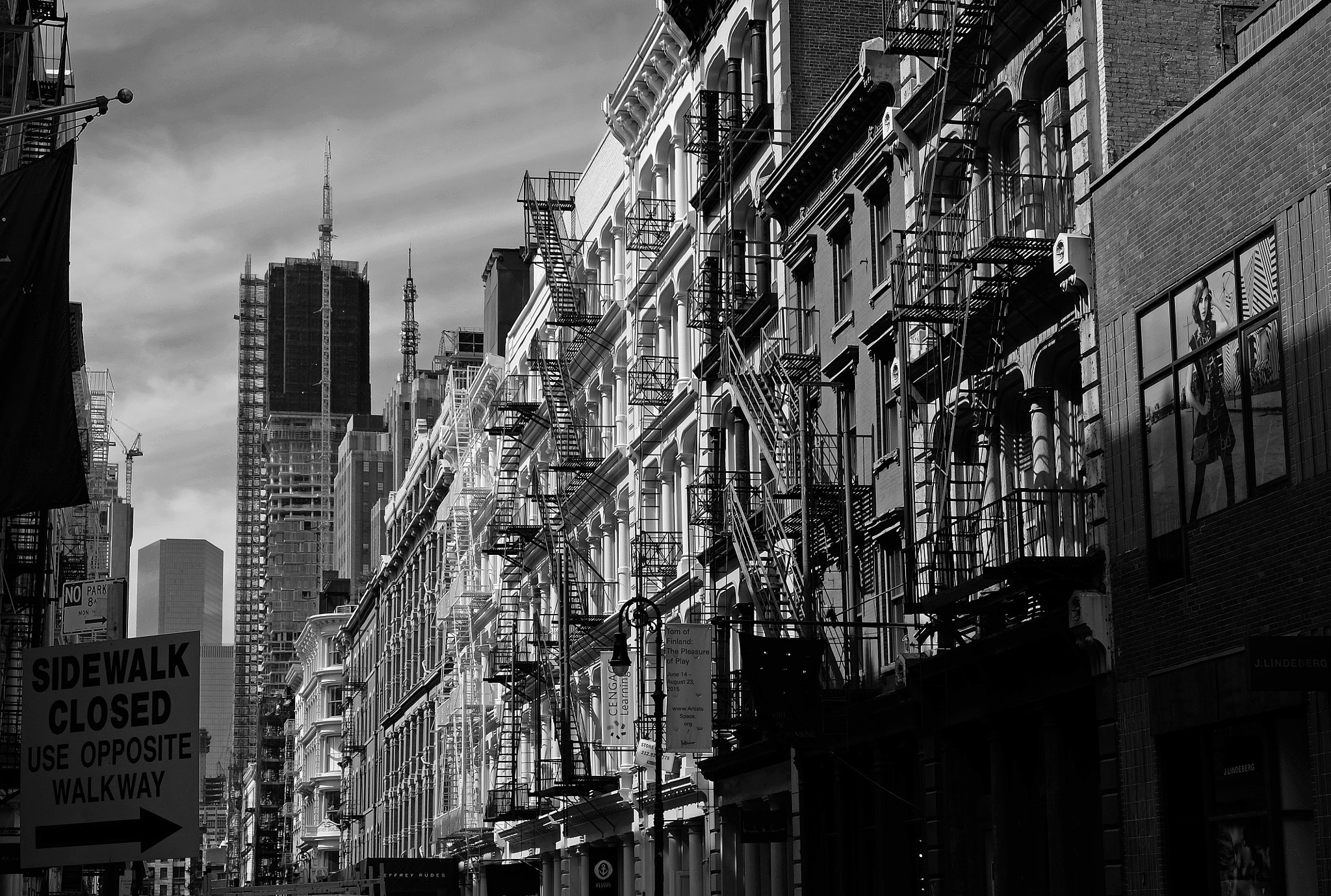 Fujifilm X-E2 + Fujifilm XF 18-55mm F2.8-4 R LM OIS sample photo. Architecture in manhattan photography