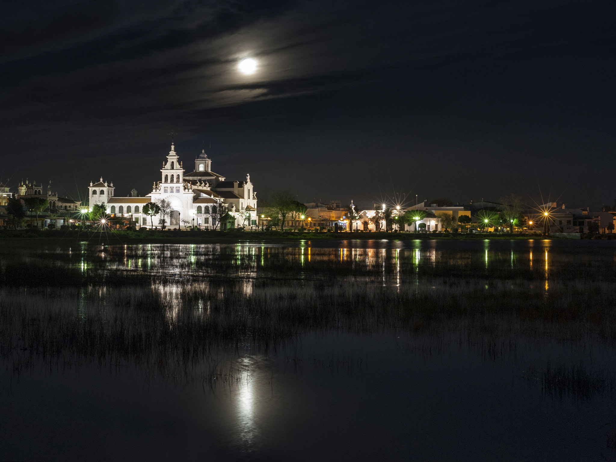 Nikon D700 + Nikon AF Nikkor 50mm F1.8D sample photo. Moonrise over sanctuary. photography