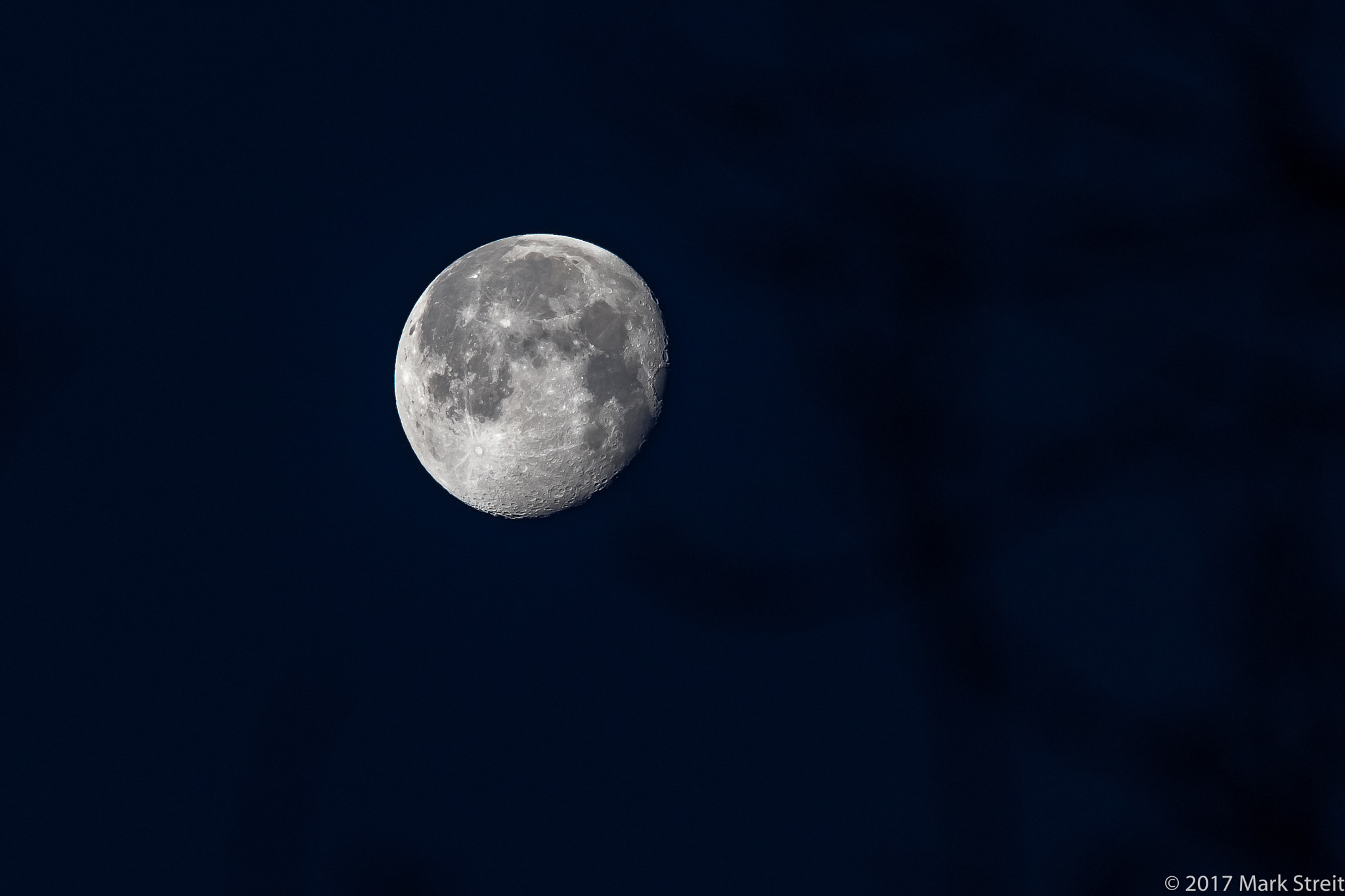 Canon EOS 7D Mark II sample photo. Morning moonset - waning gibbous photography