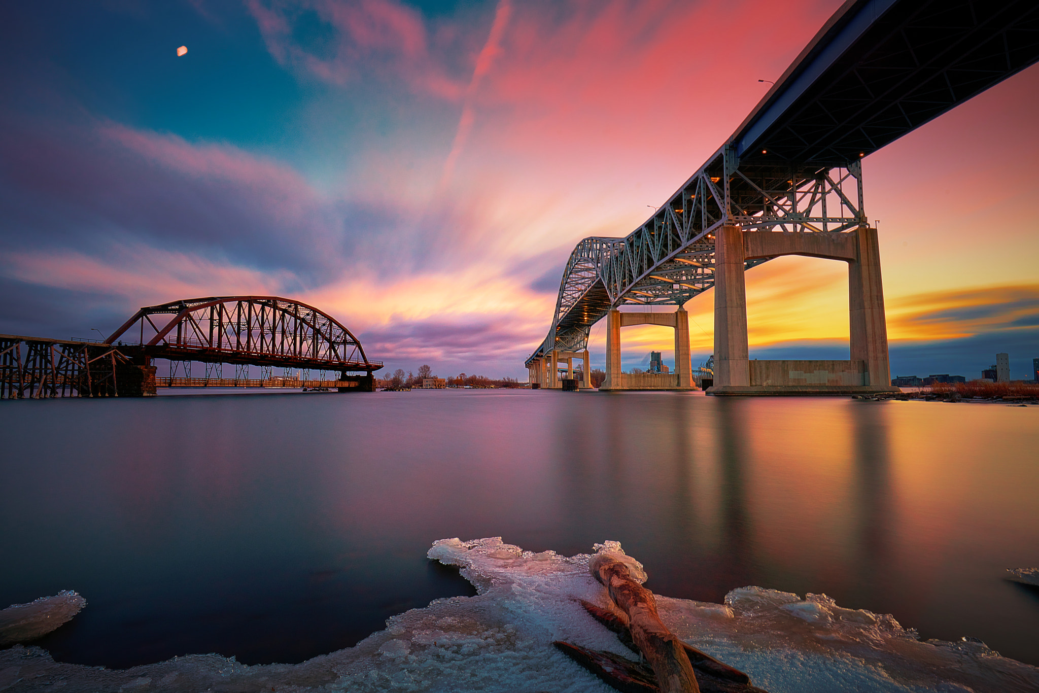 16-35mm F4 G SSM OSS sample photo. The bridge to the sun photography