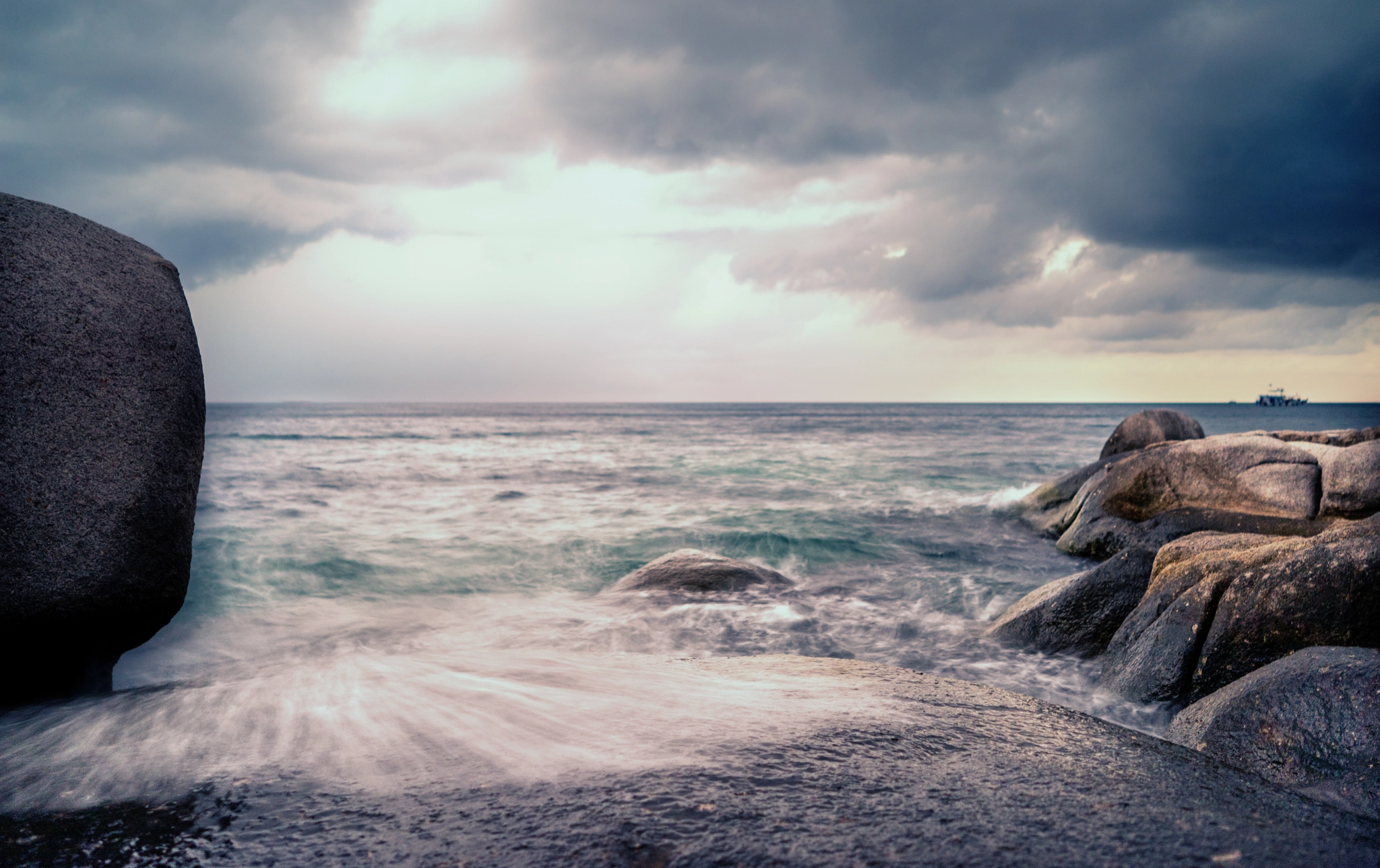 ZEISS Batis 25mm F2 sample photo. Thailand storm photography