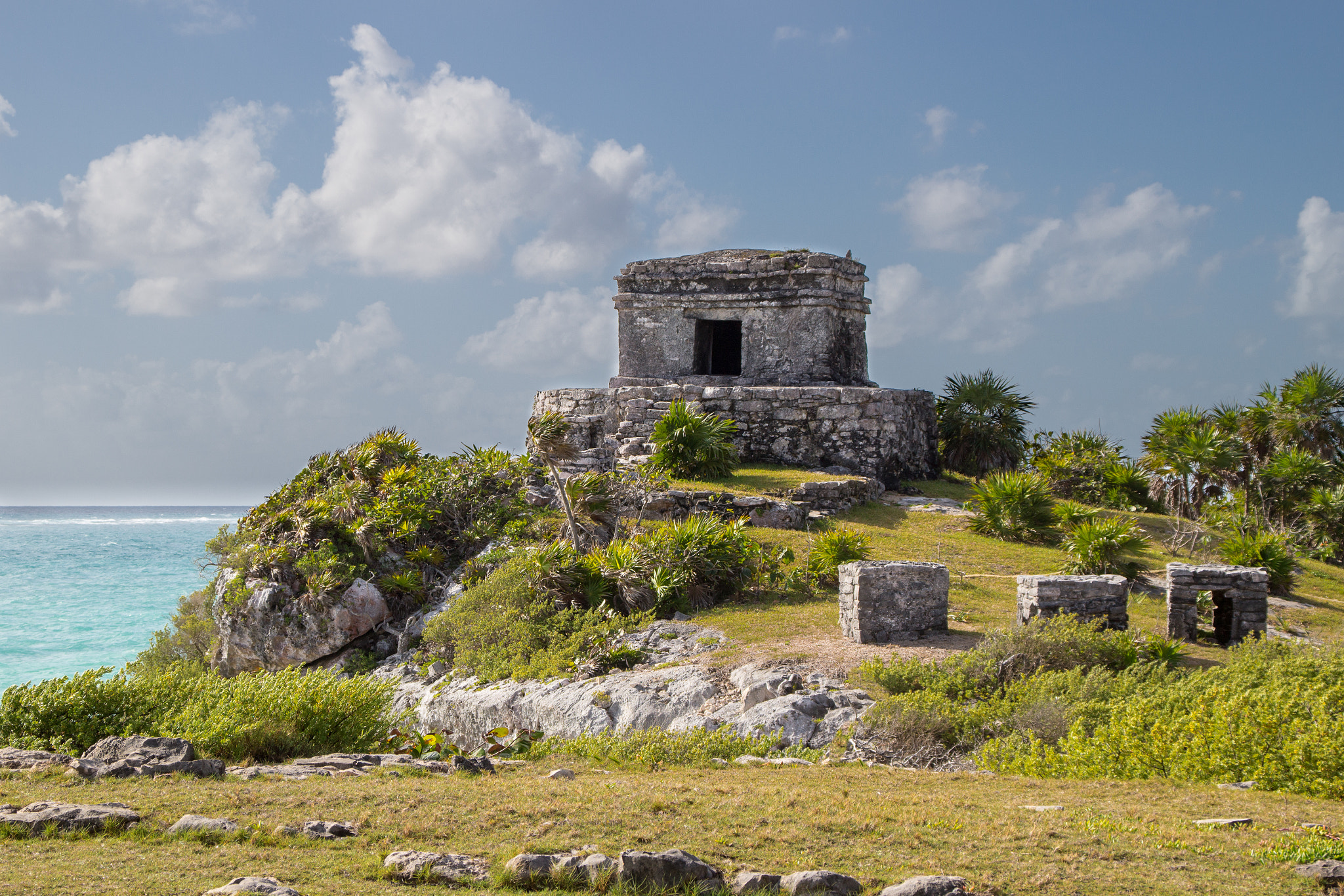 Canon EOS 100D (EOS Rebel SL1 / EOS Kiss X7) + Canon TS-E 90mm F2.8 Tilt-Shift sample photo. Tulum photography