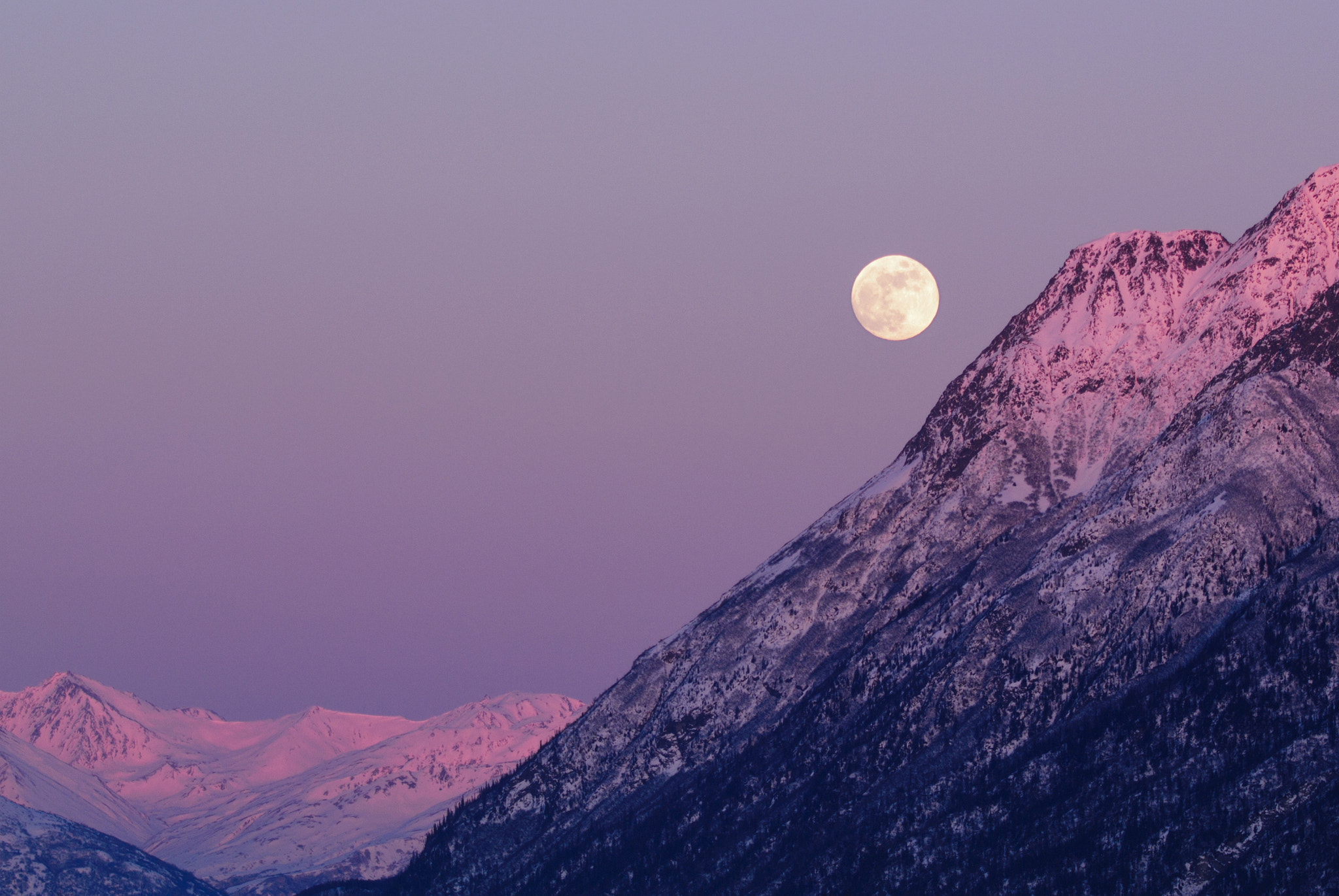 VR 70-300mm f/4.5-5.6G sample photo. Alpenglow moon photography