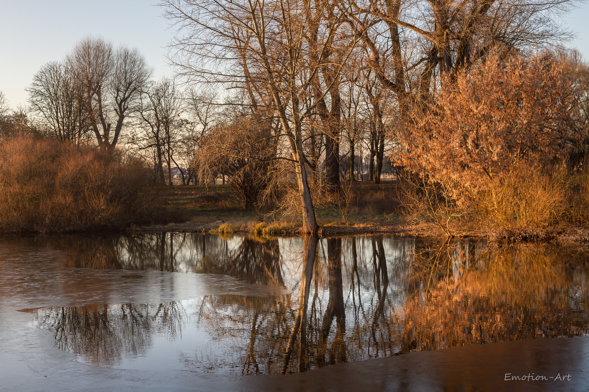 Canon EOS 7D + Canon EF 35mm F1.4L USM sample photo. Frozen lake photography