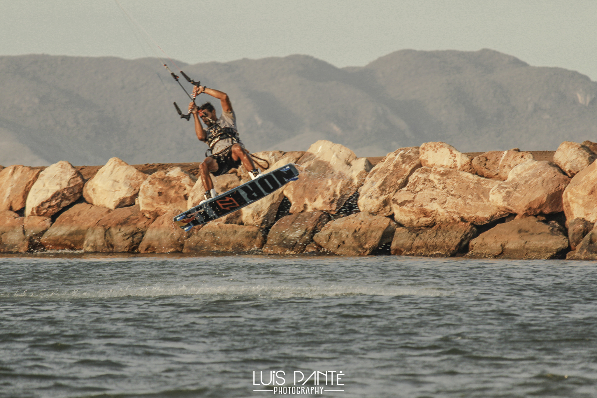 Canon EF-S 55-250mm F4-5.6 IS sample photo. One meter from the sea photography