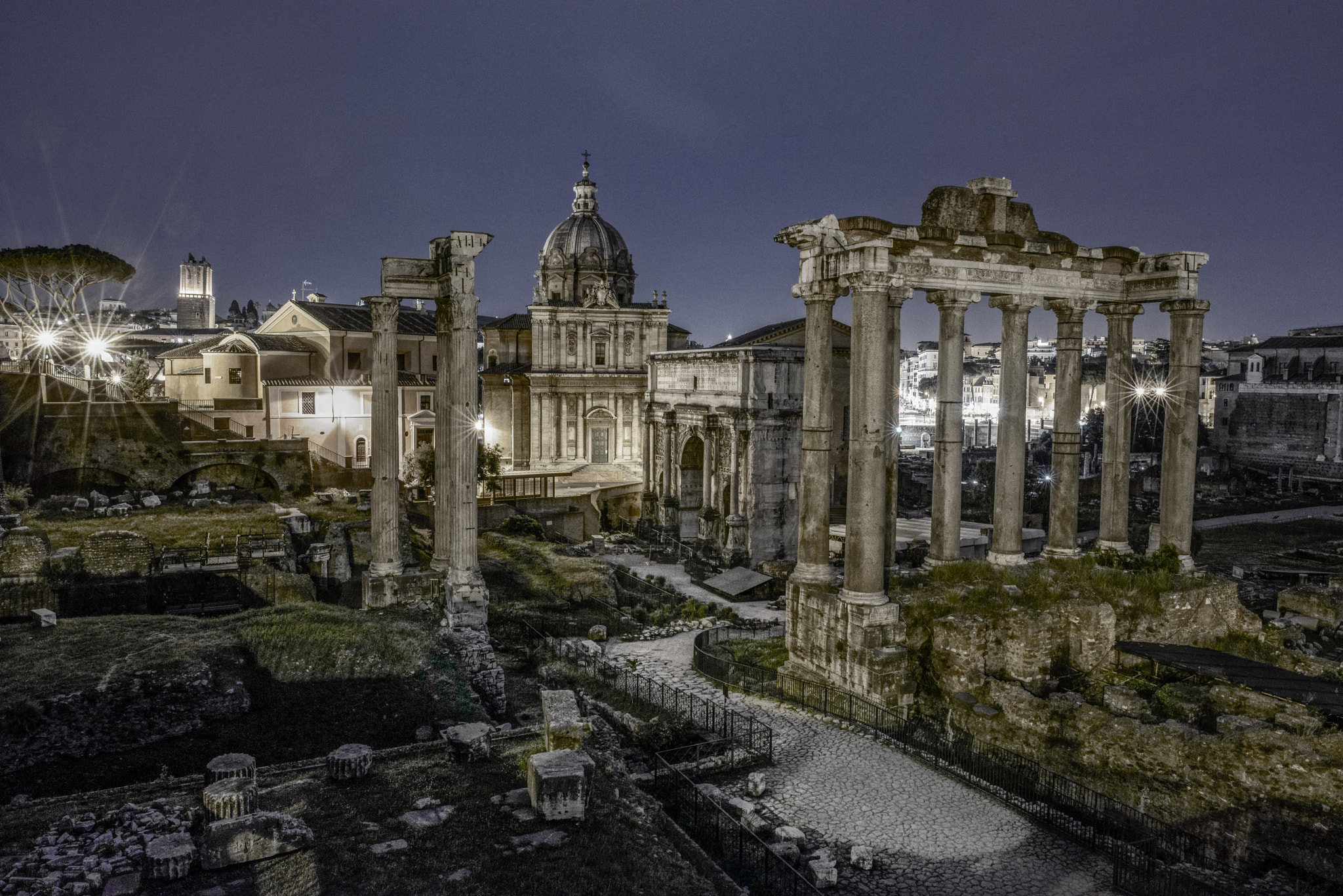 Nikon AF-S Nikkor 24mm F1.4G ED sample photo. The forum at night two. photography