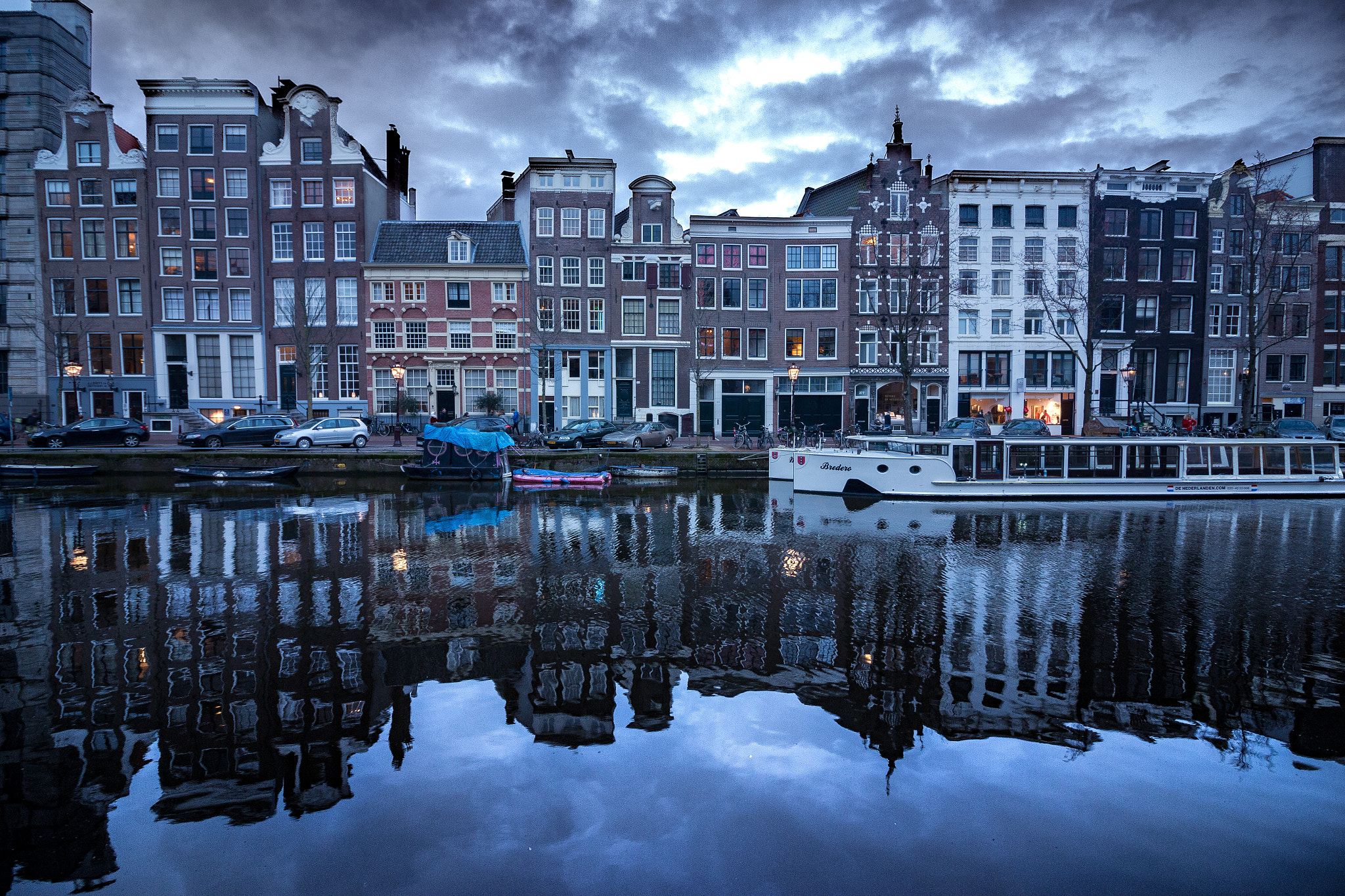 Canon EOS 700D (EOS Rebel T5i / EOS Kiss X7i) sample photo. Blue hour at amsterdam photography