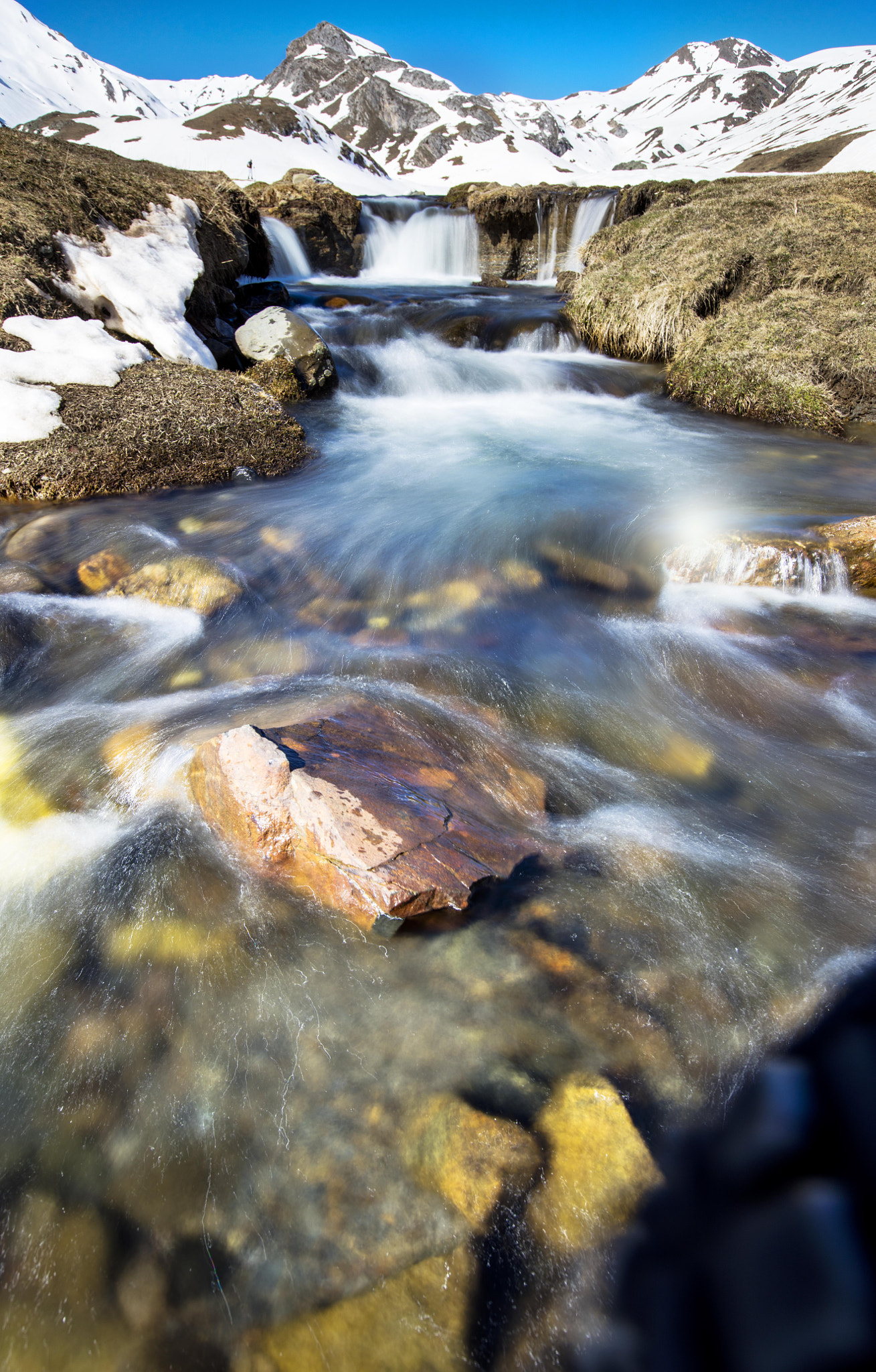Canon EF 16-35mm F2.8L II USM sample photo. Run off photography