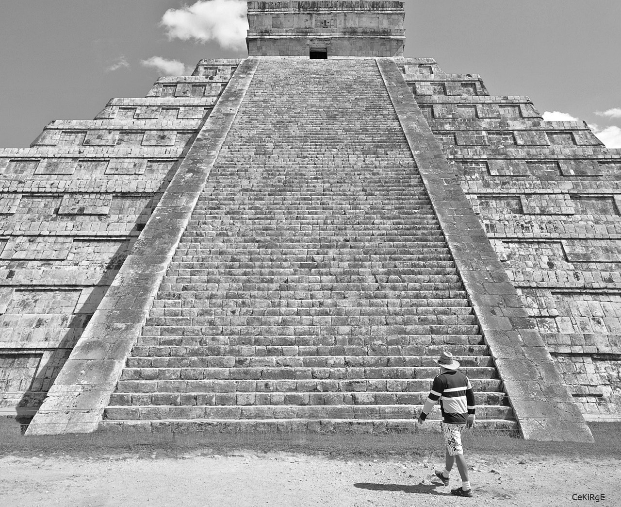 Sigma 10-20mm F4-5.6 EX DC HSM sample photo. Chichén itzá photography