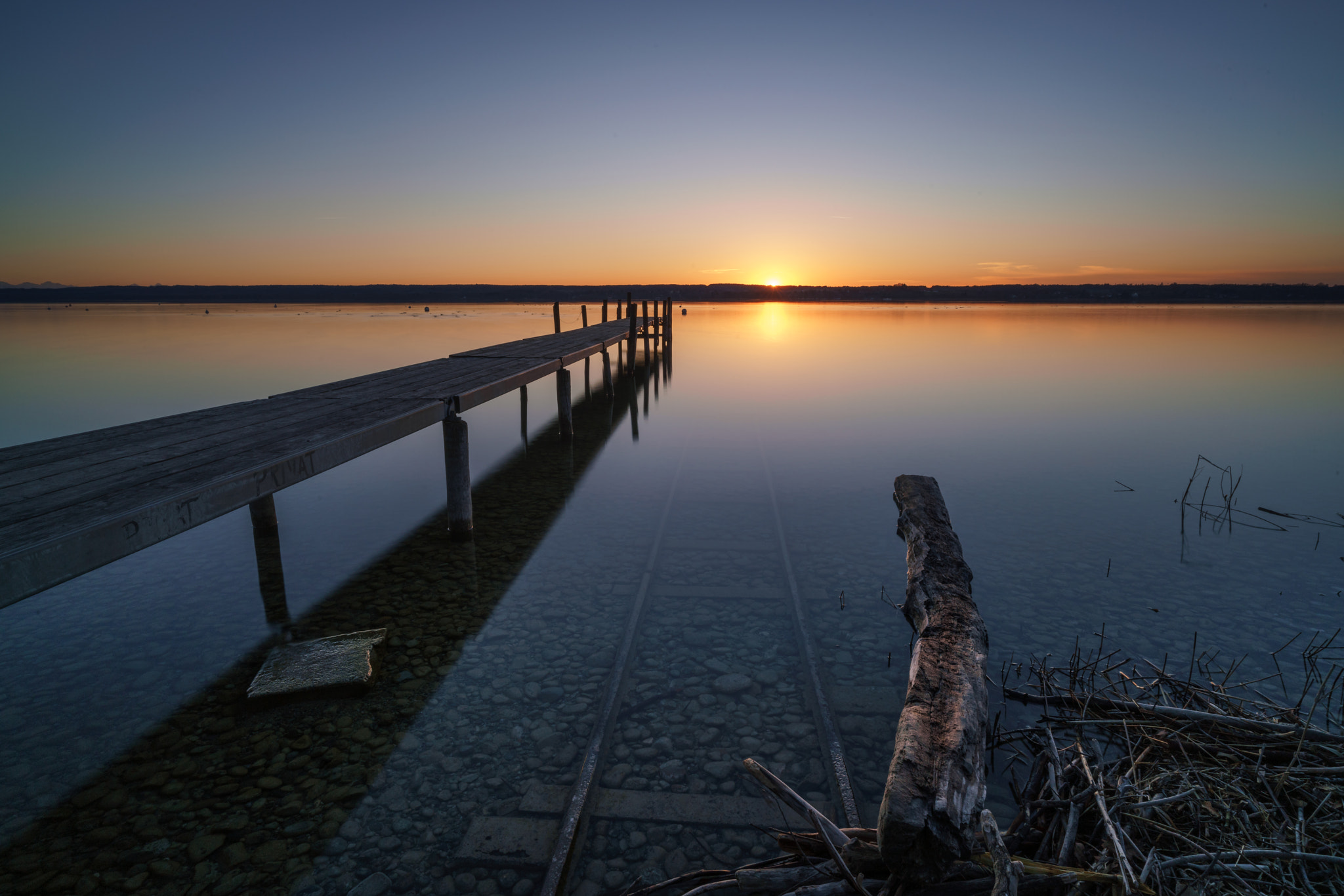 ZEISS Batis 18mm F2.8 sample photo. Lakeside sunset photography
