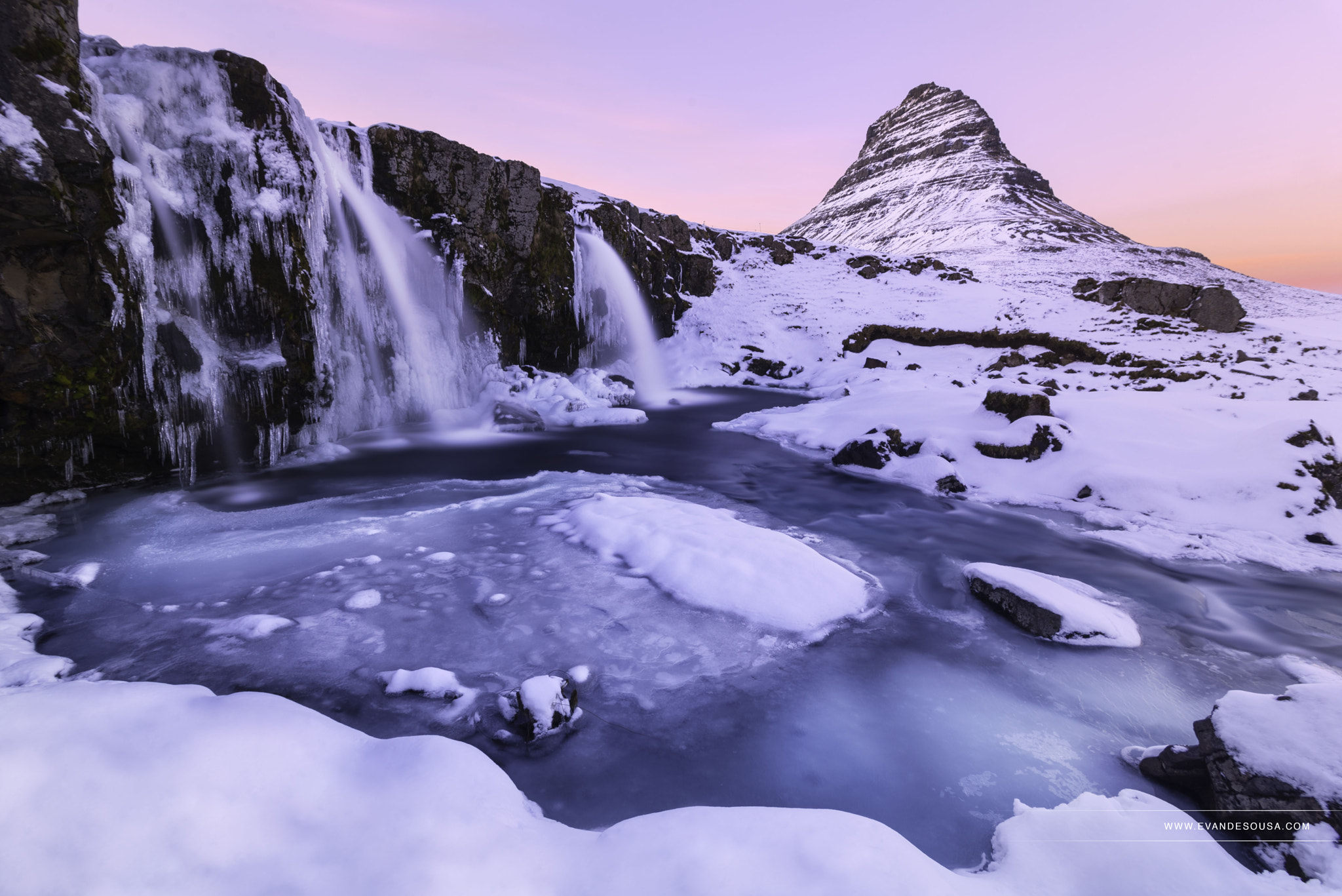 Tokina AT-X 17-35mm F4 Pro FX sample photo. Cascade gelée de kirkjufell photography