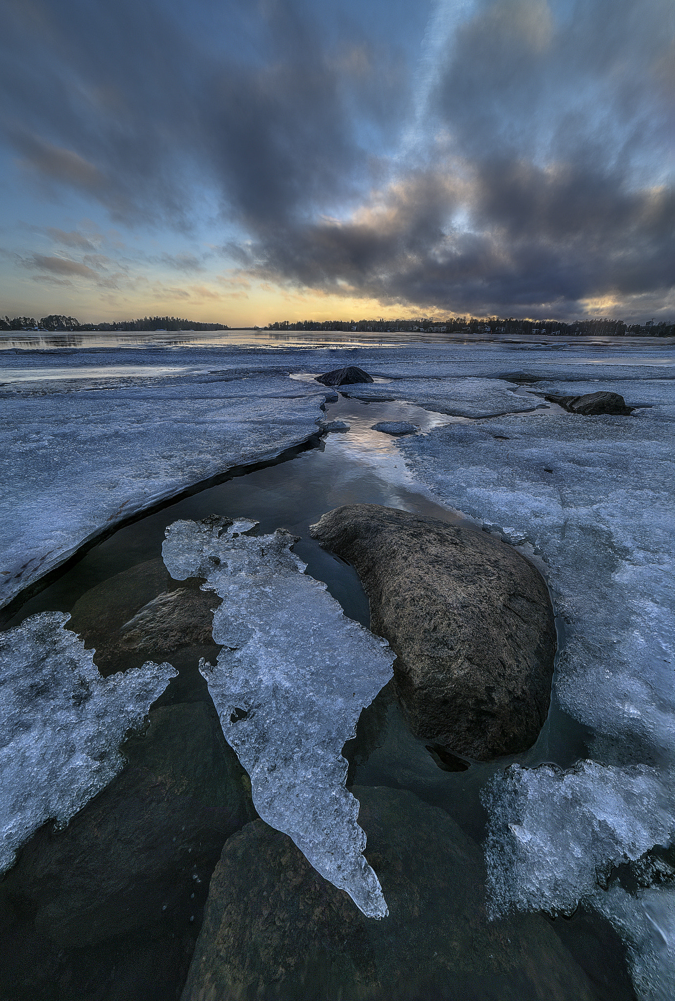 Samyang 14mm F2.8 ED AS IF UMC sample photo. Icy sunset photography