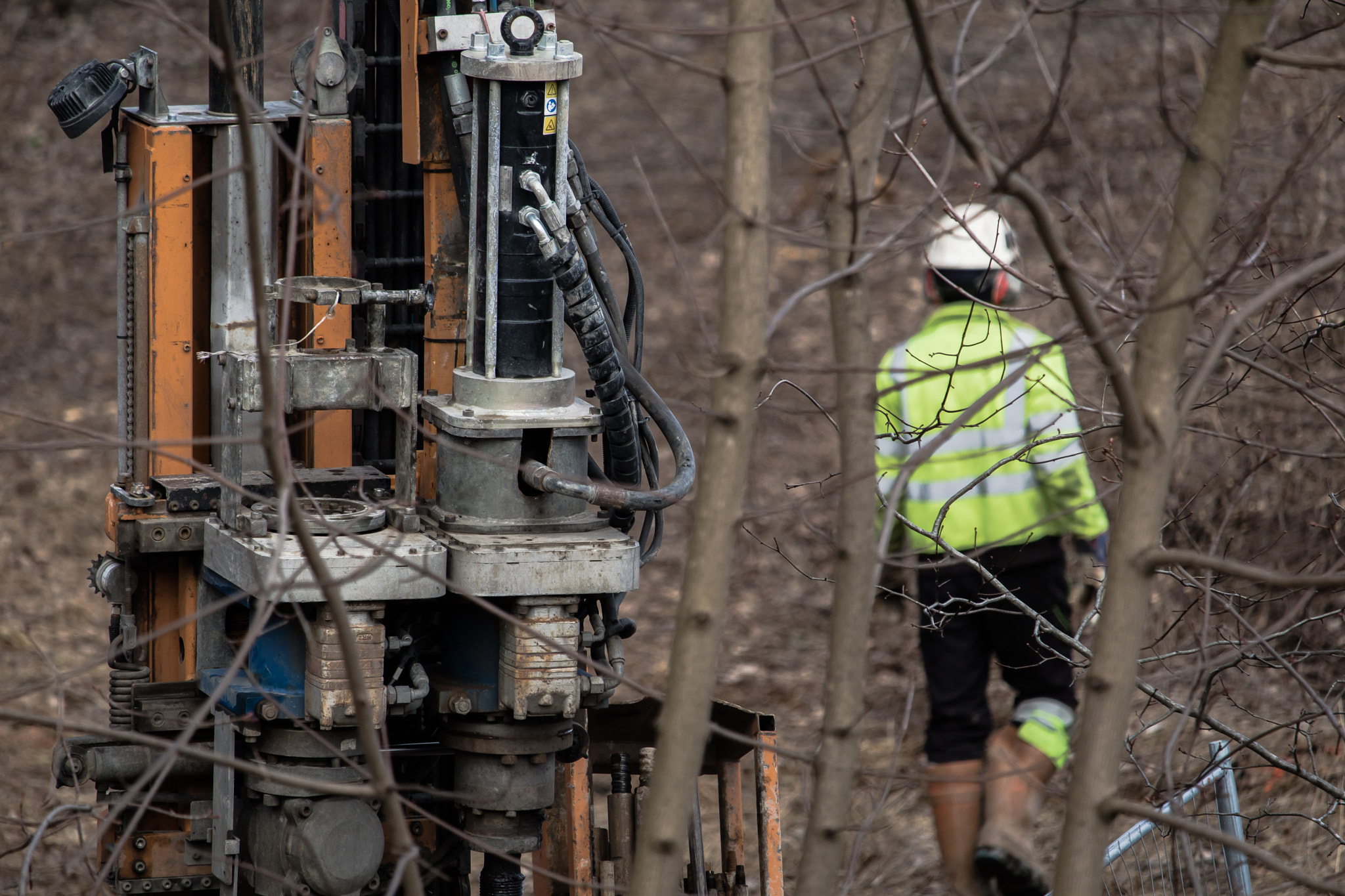 Canon EOS M3 sample photo. Drilling photography