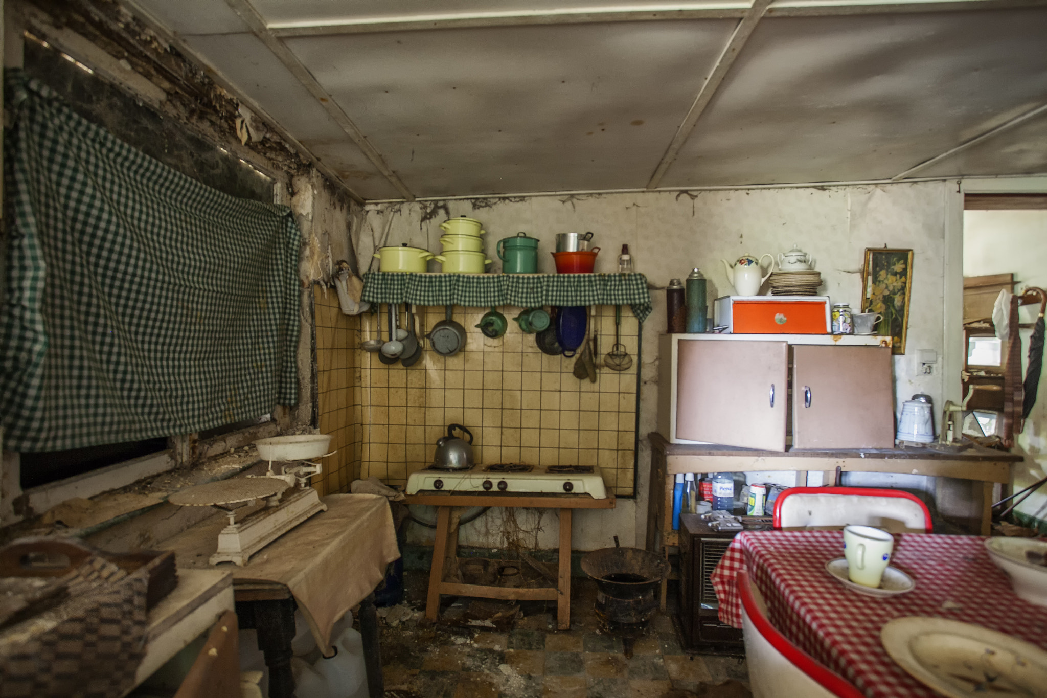 Canon EOS 5D + Canon EF 17-40mm F4L USM sample photo. Little green house, photography
