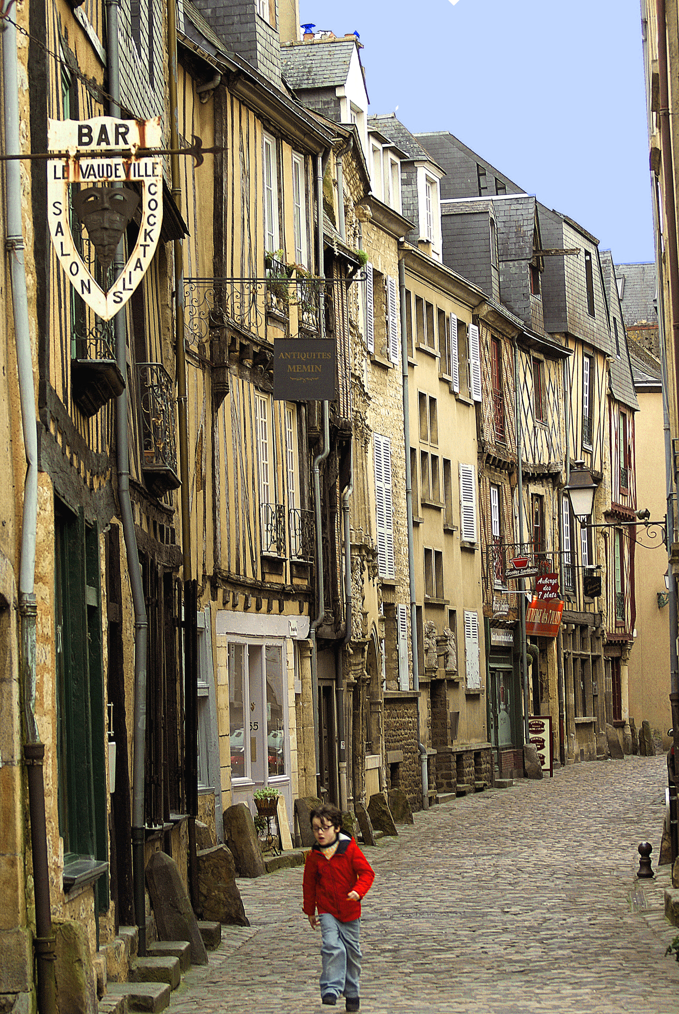 Sony Alpha DSLR-A300 sample photo. Promenons nous dans le mans photography