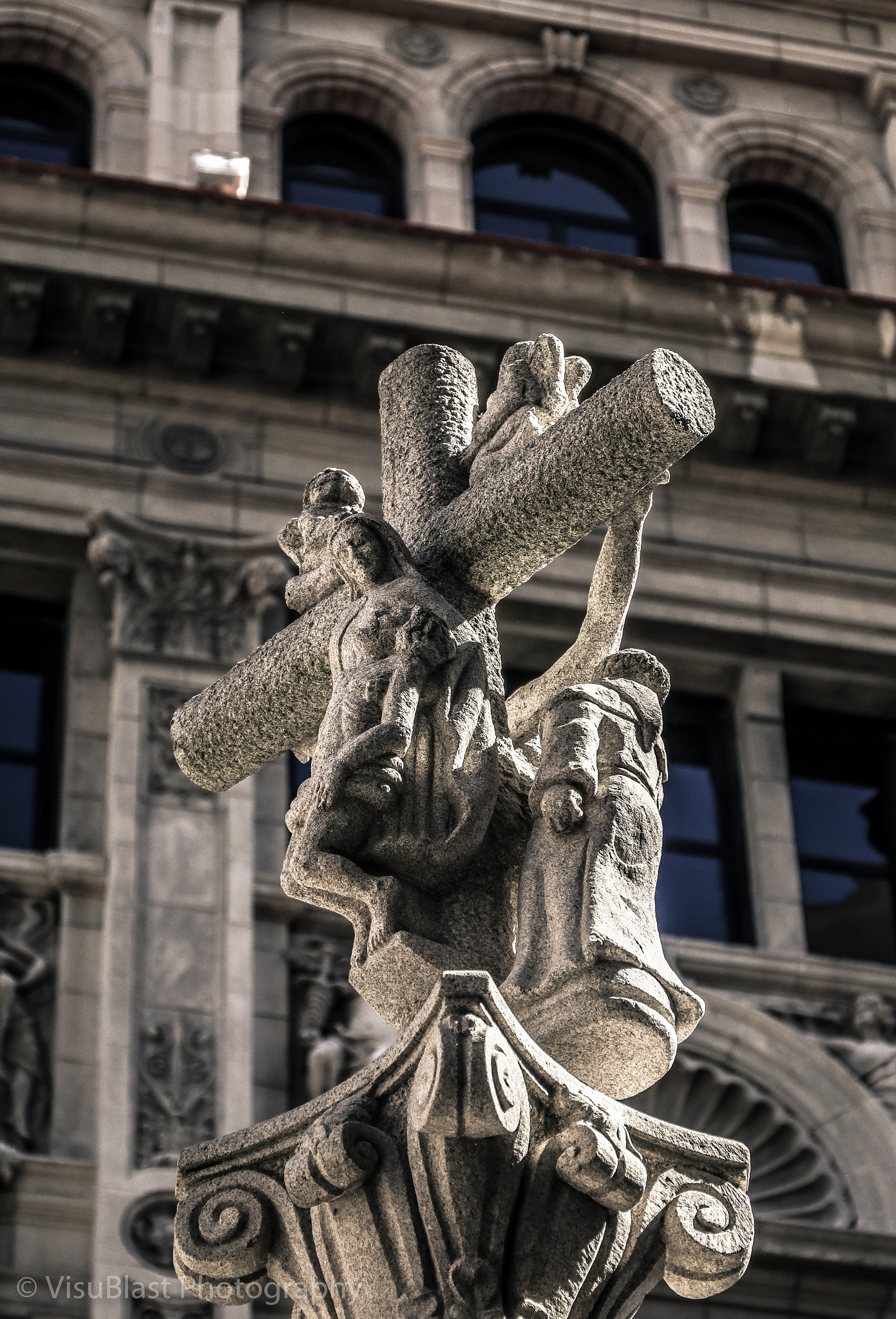 Canon EF 24-70mm F4L IS USM sample photo. Statue in havana cuba photography