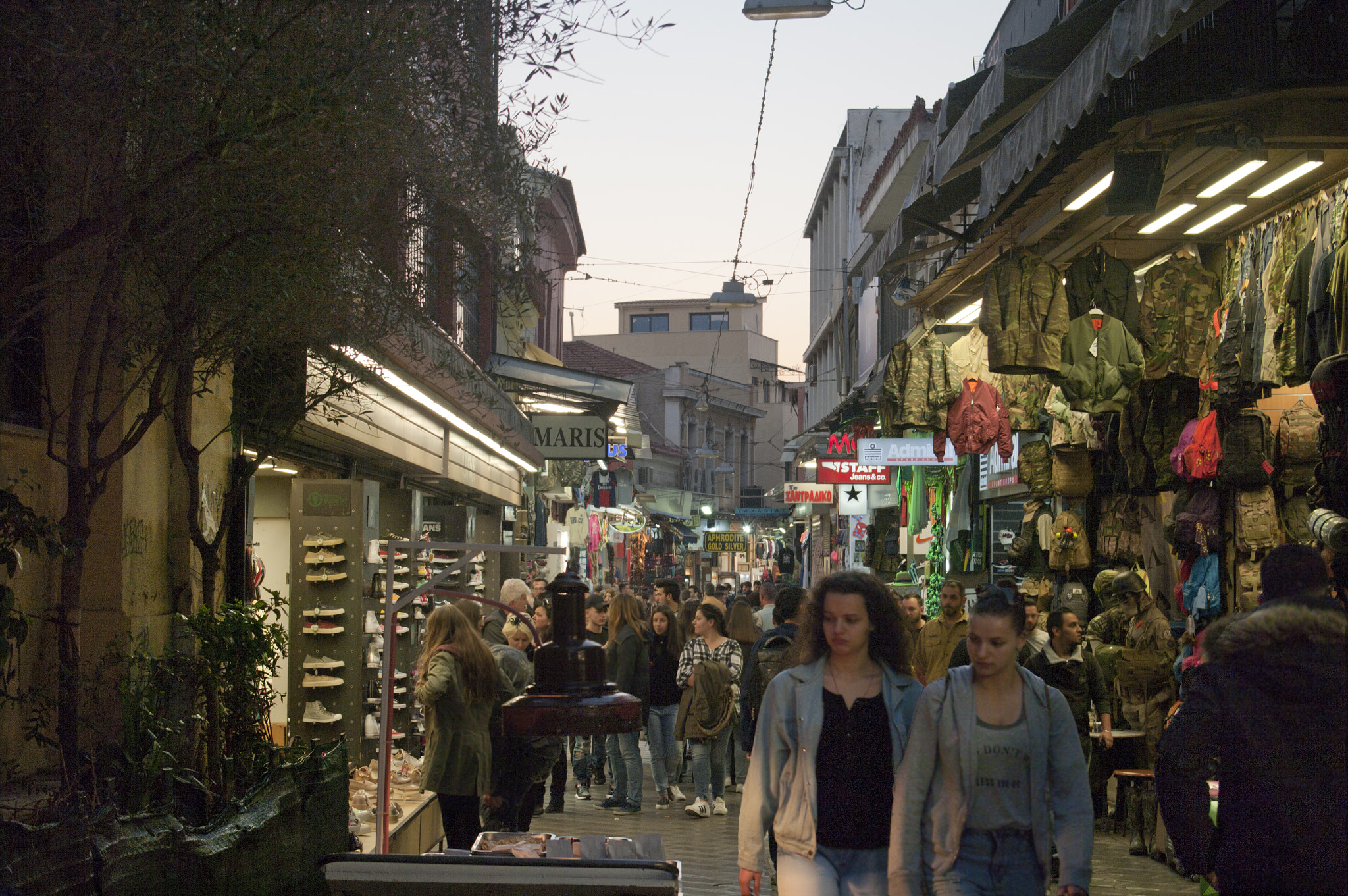 Pentax K20D sample photo. Shopping through the streets of athens photography