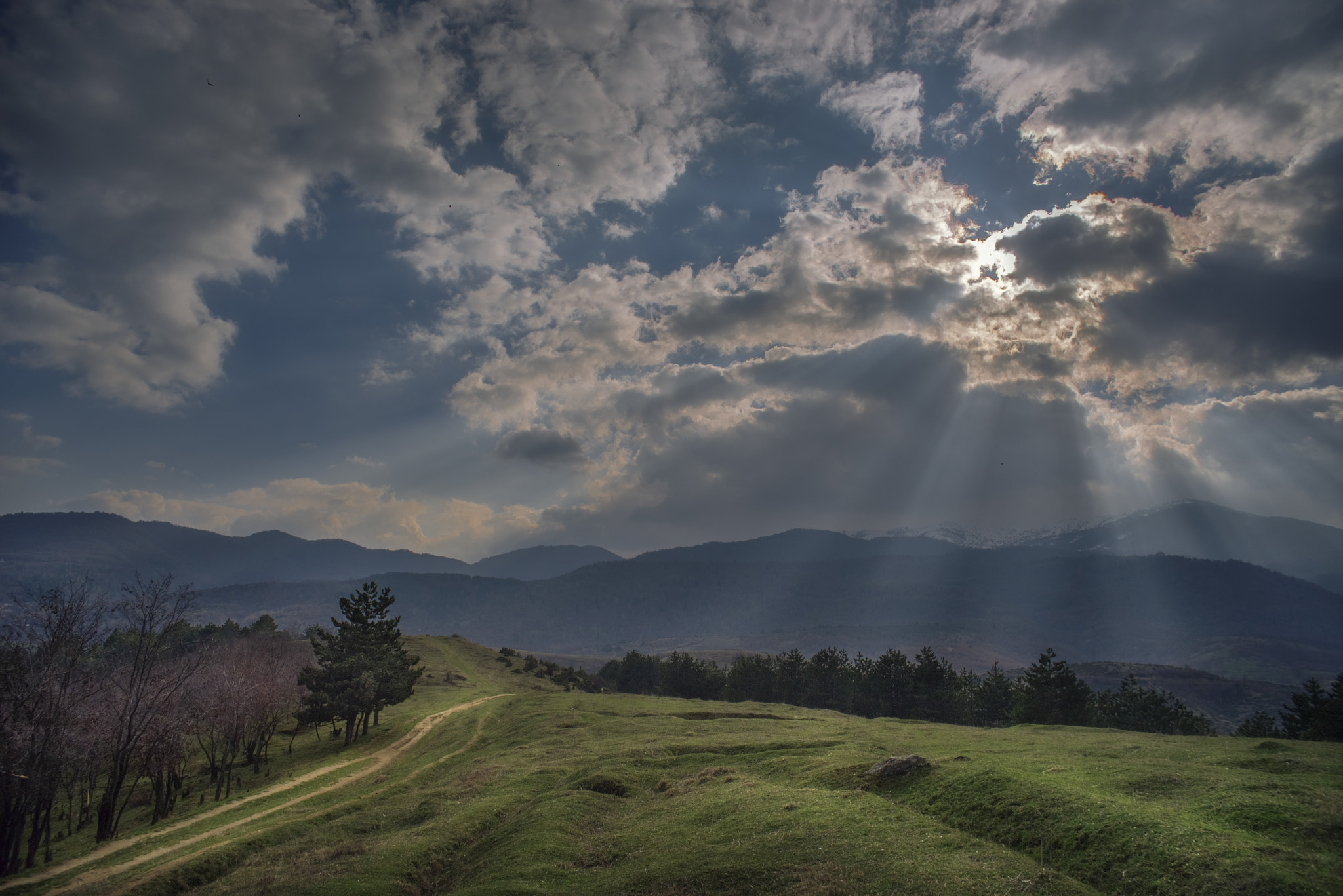 A Series Lens sample photo. Sun ray photography