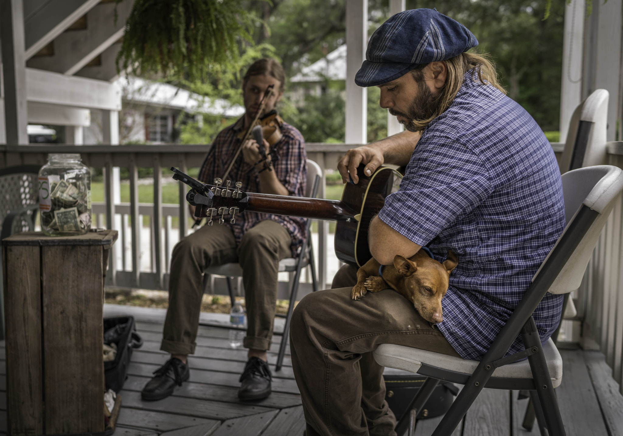 Sony a7R II + Sony Distagon T* FE 35mm F1.4 ZA sample photo. Front porch backsteppers photography