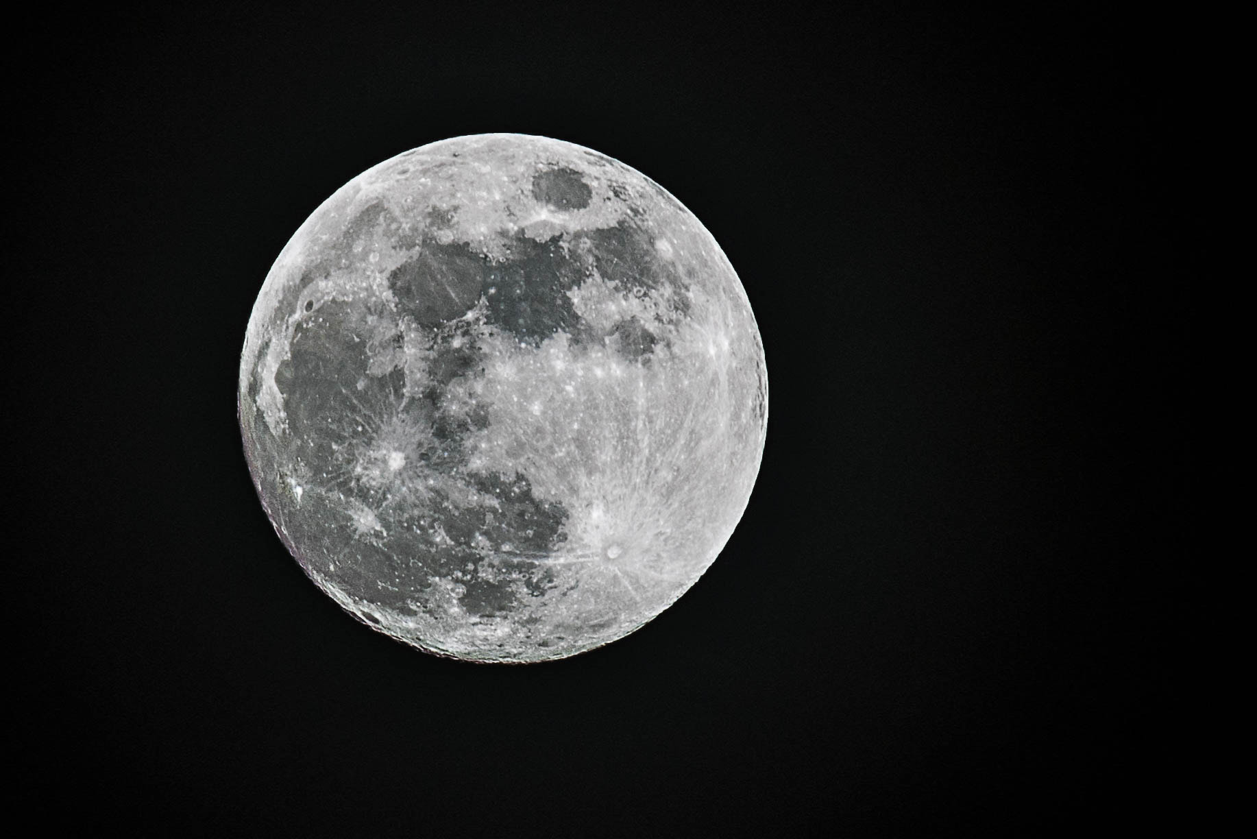 Canon EF 70-200mm F2.8L IS II USM sample photo. Mond photography