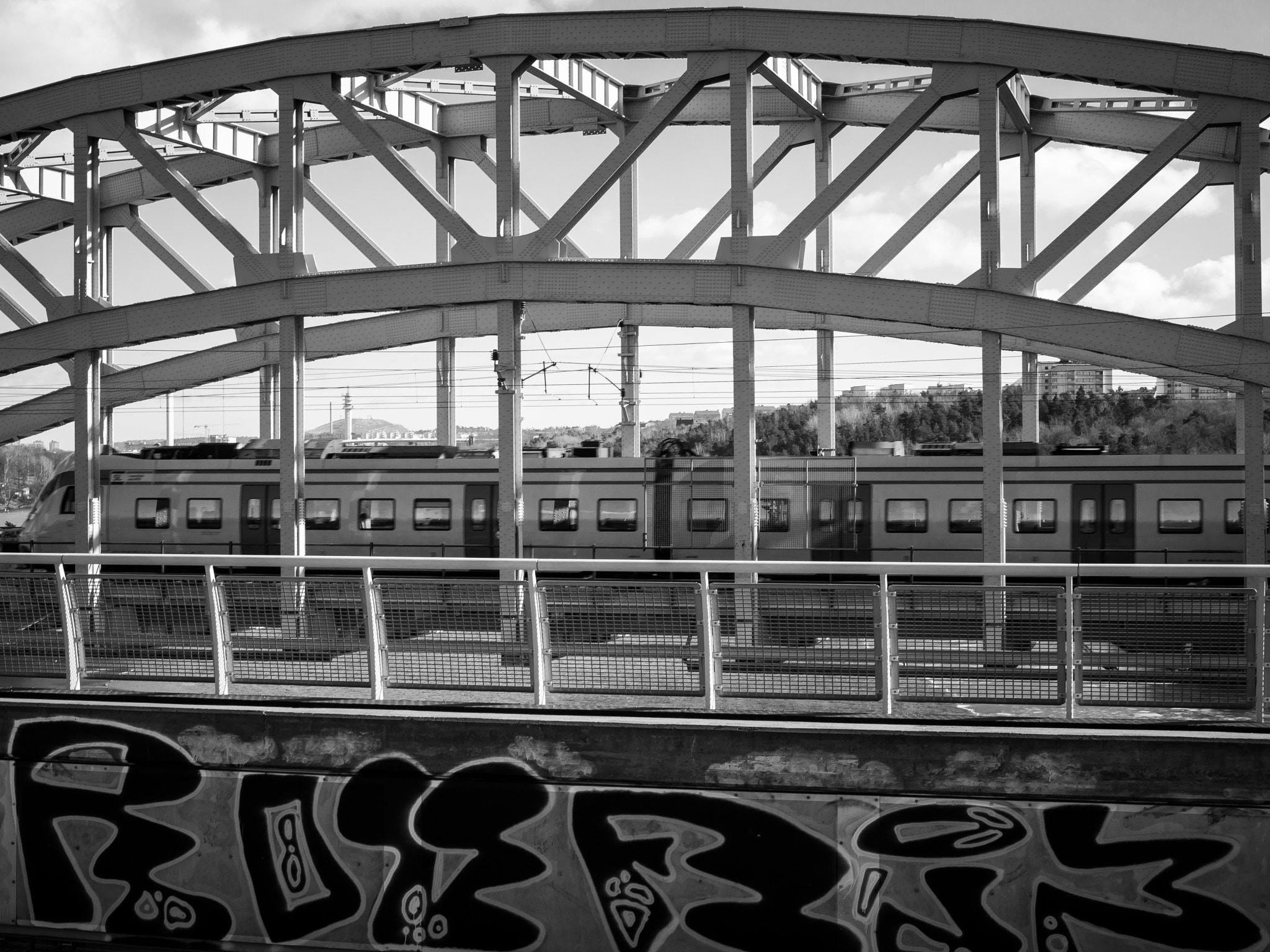 Canon EF 50mm F1.4 USM sample photo. Årsta bridge photography
