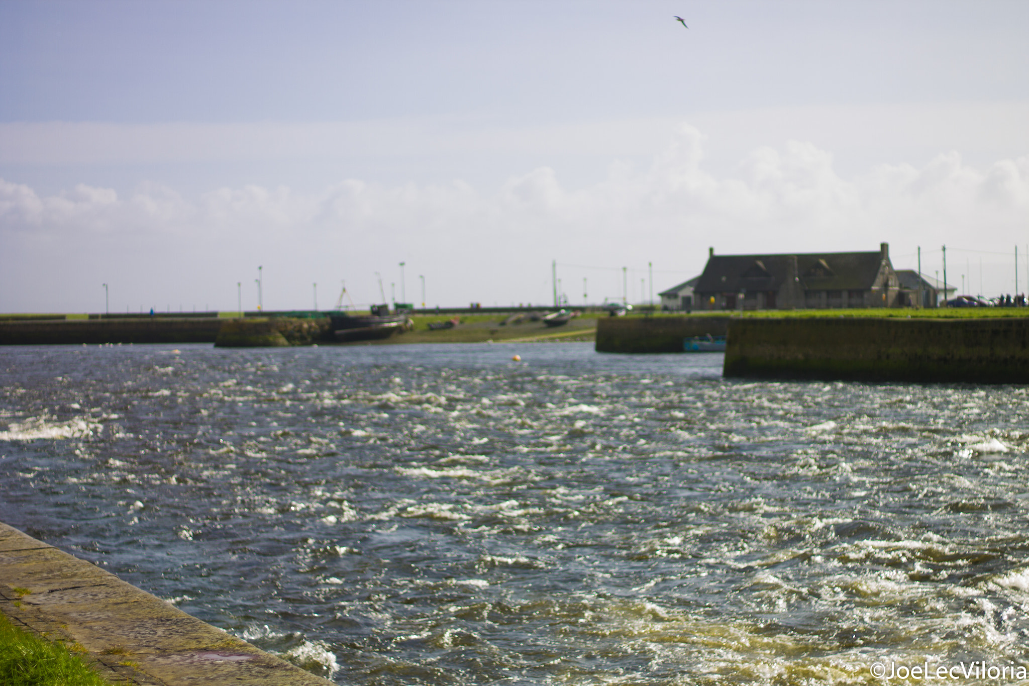 Canon EOS 1100D (EOS Rebel T3 / EOS Kiss X50) + Canon EF 50mm F1.8 STM sample photo. Near the spanish arch in galway. photography