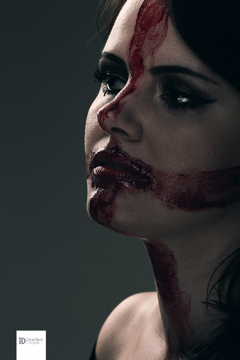 Canon EOS 60D + Canon EF 70-200mm F4L USM sample photo. Vampire-blood photography