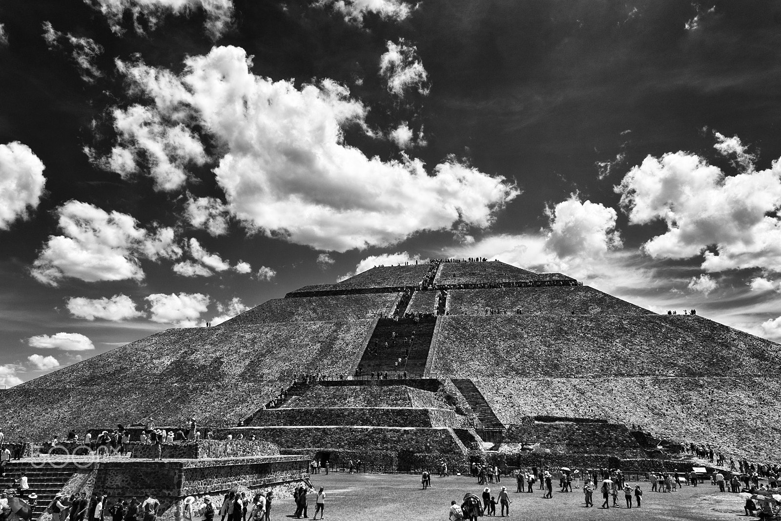 Canon EF-S 18-55mm F3.5-5.6 IS sample photo. Pyramid of the sun, teotihuacan. photography