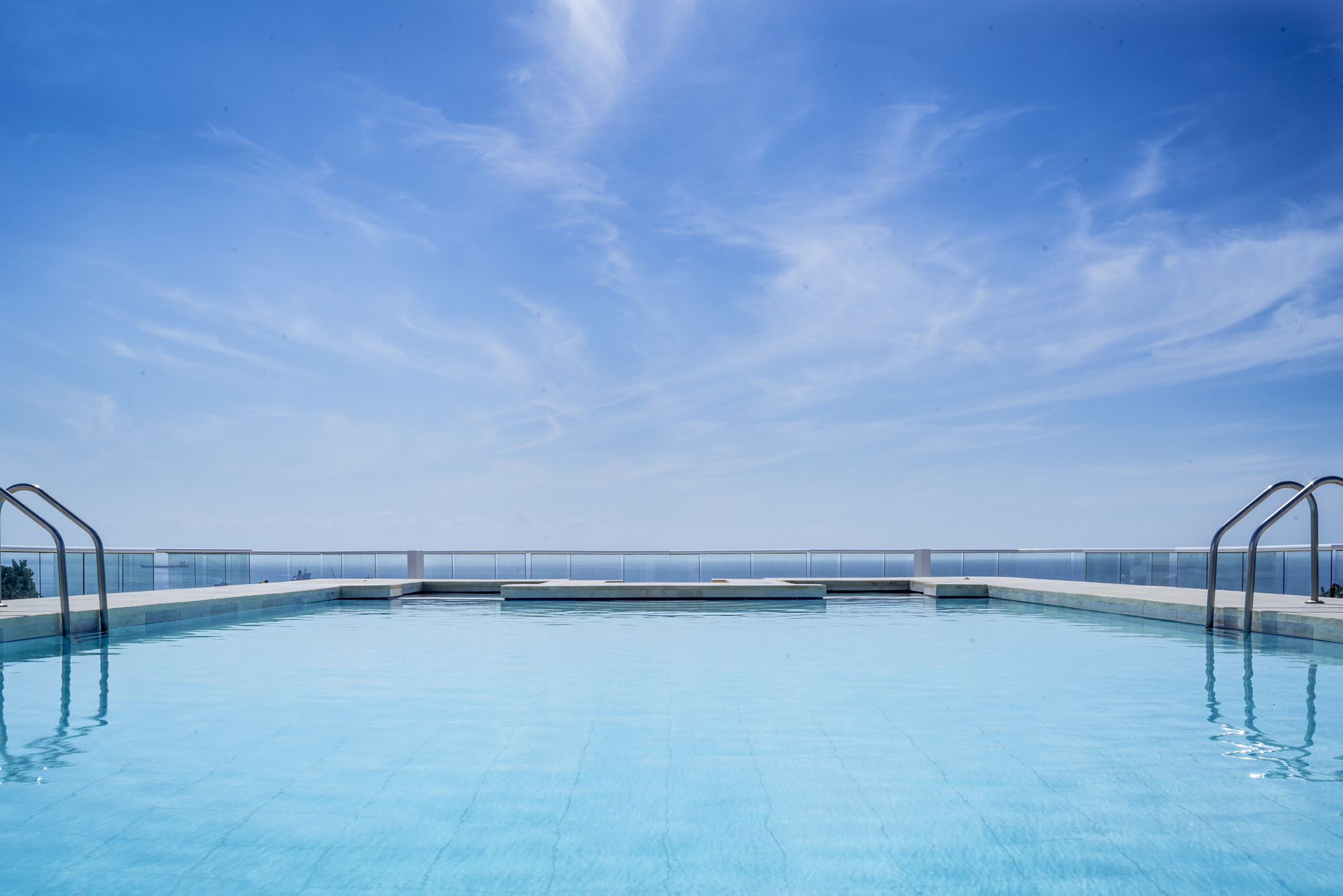 Nikon D800 sample photo. Pool in the sky photography
