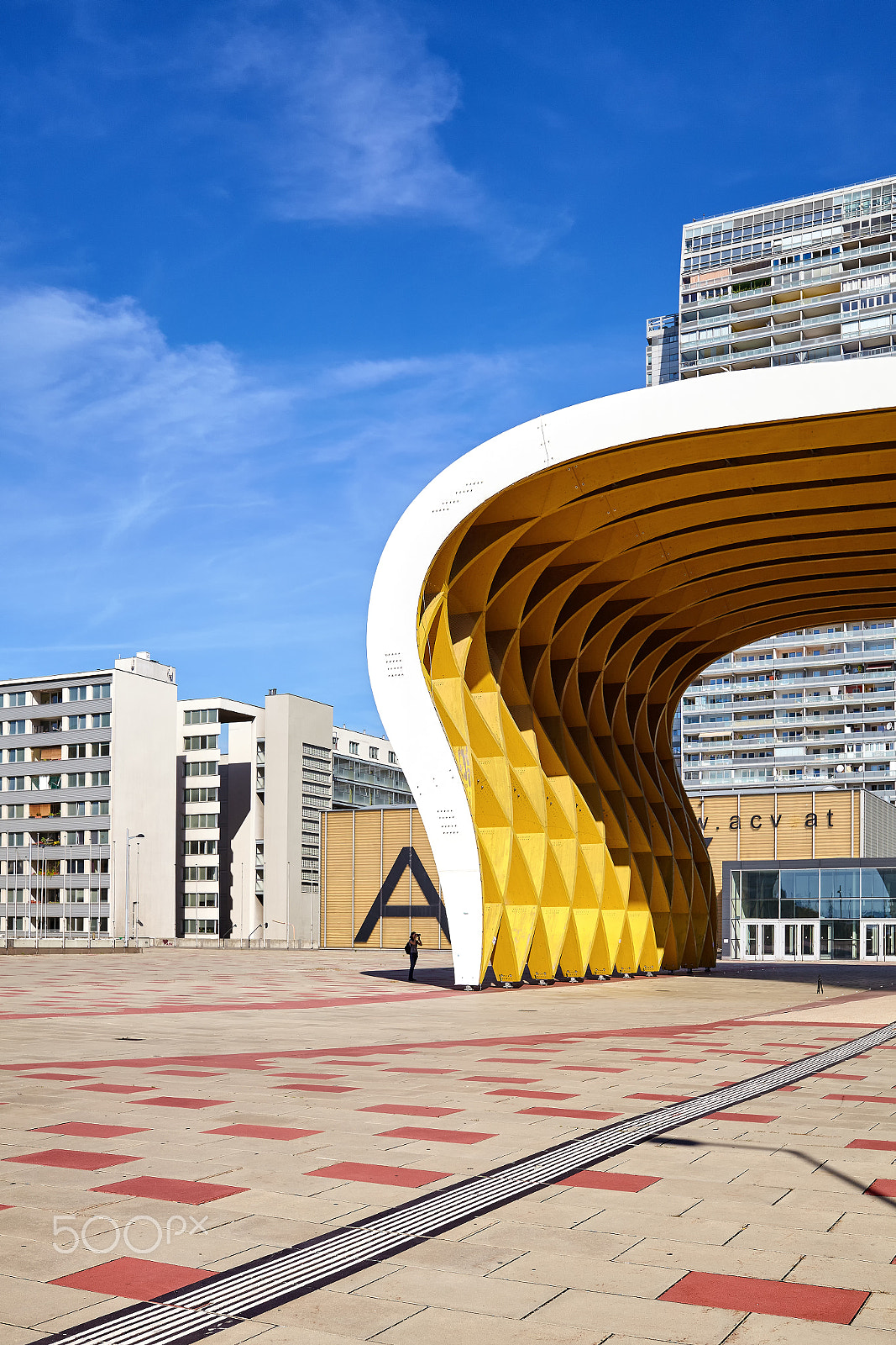 Canon EF 35mm F2 IS USM sample photo. Austria center vienna photography