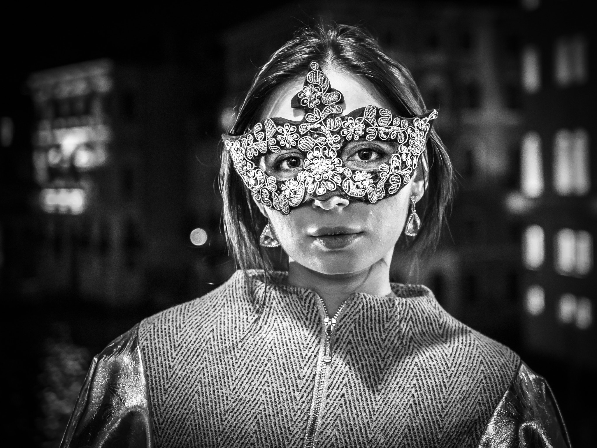 Panasonic Leica DG Summilux 25mm F1.4 II ASPH sample photo. Girl with mask photography