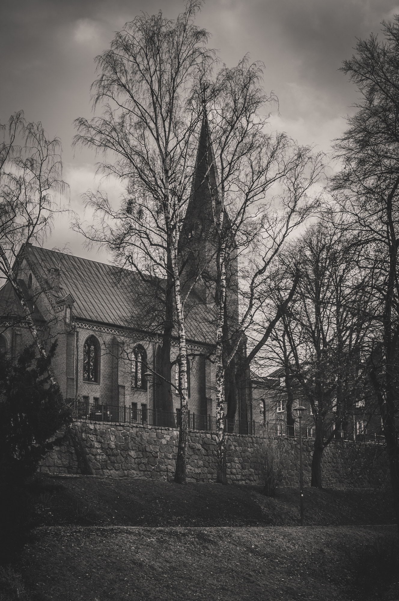 Nikon D300 + Nikon AF-S DX Nikkor 35mm F1.8G sample photo. Old church photography