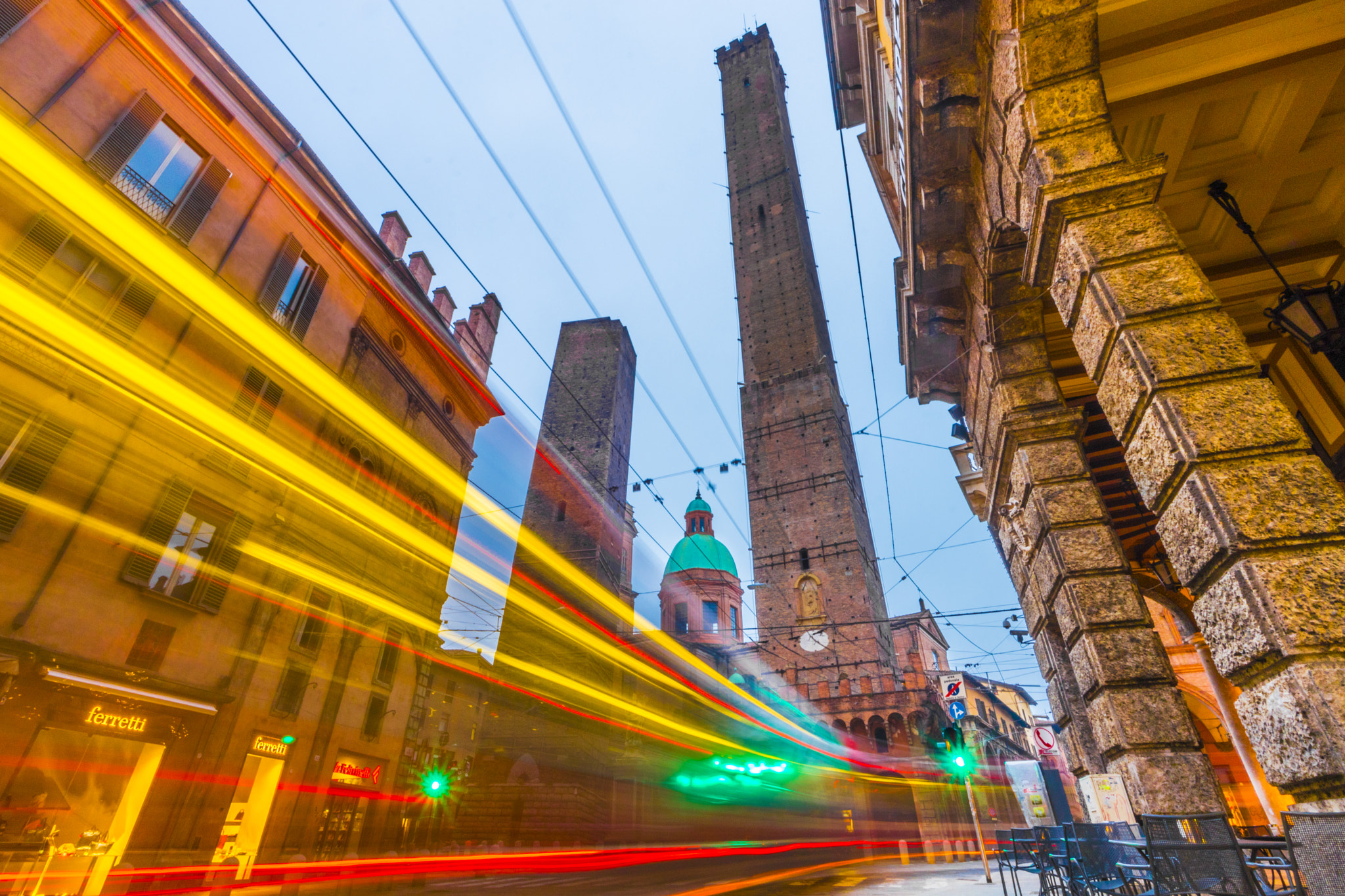 Canon EOS 80D + Sigma 8-16mm F4.5-5.6 DC HSM sample photo. The two towers. captured on via rizzoli, bologna, italy. photography