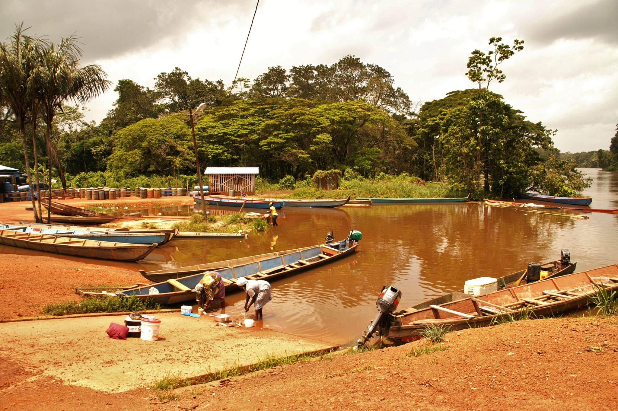 KONICA MINOLTA DYNAX 5D + Sigma 18-200mm F3.5-6.3 DC sample photo. Suriname photography