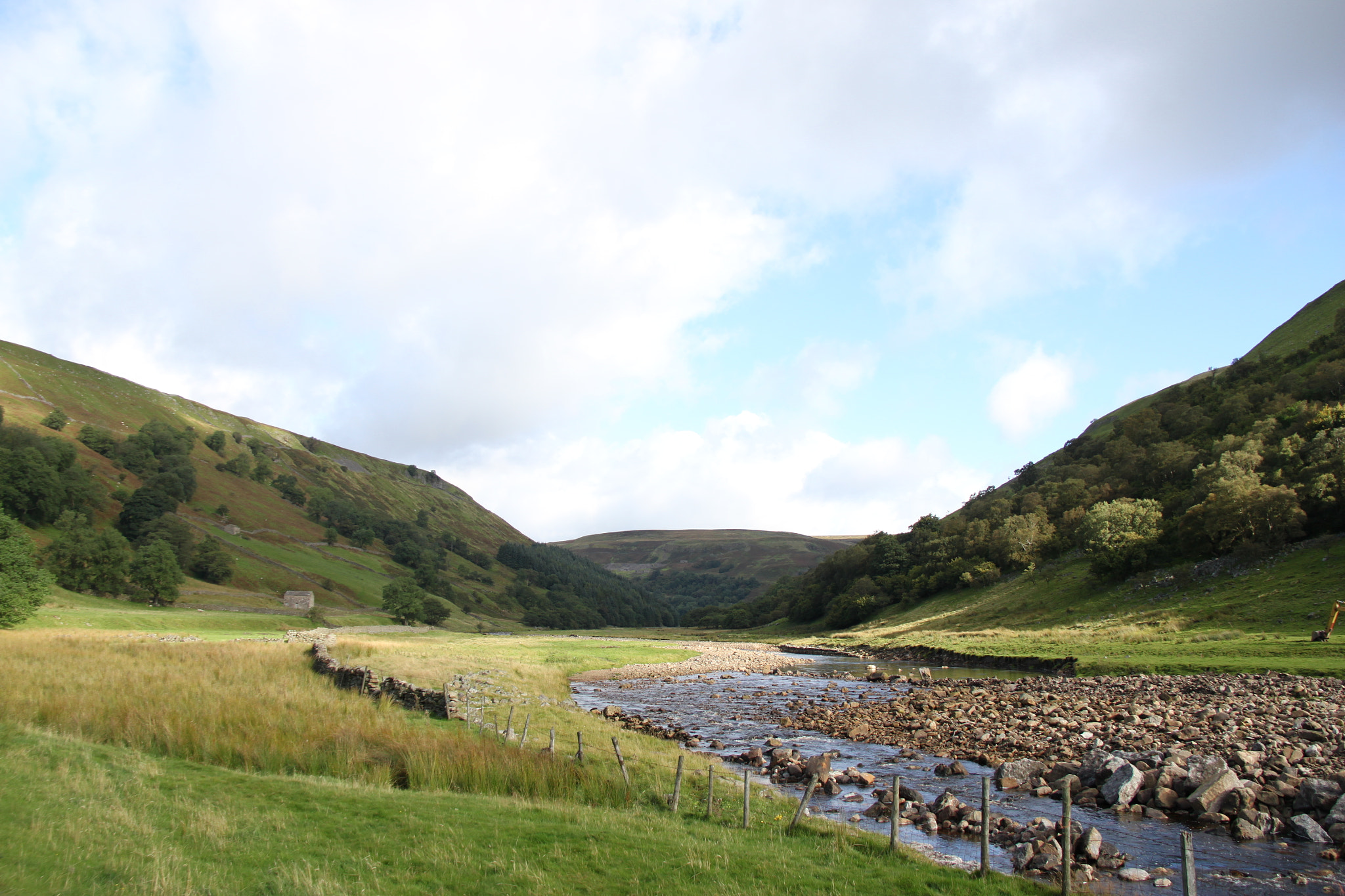 Canon EF-S 18-200mm F3.5-5.6 IS sample photo. River in the valley photography