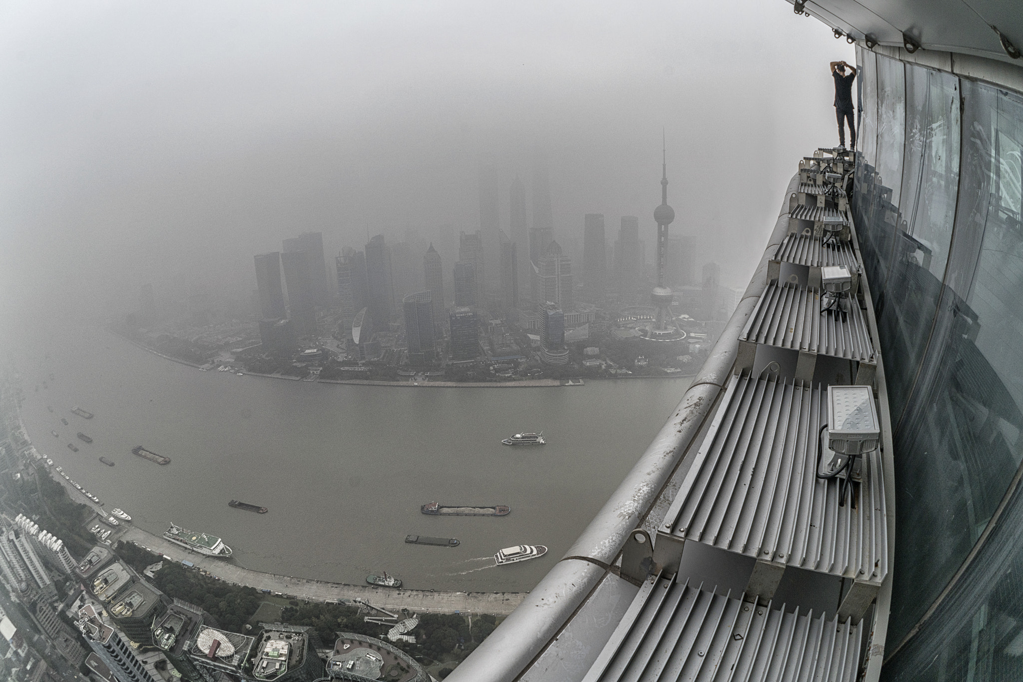 Sony FE 28mm F2 sample photo. Polluted skies photography